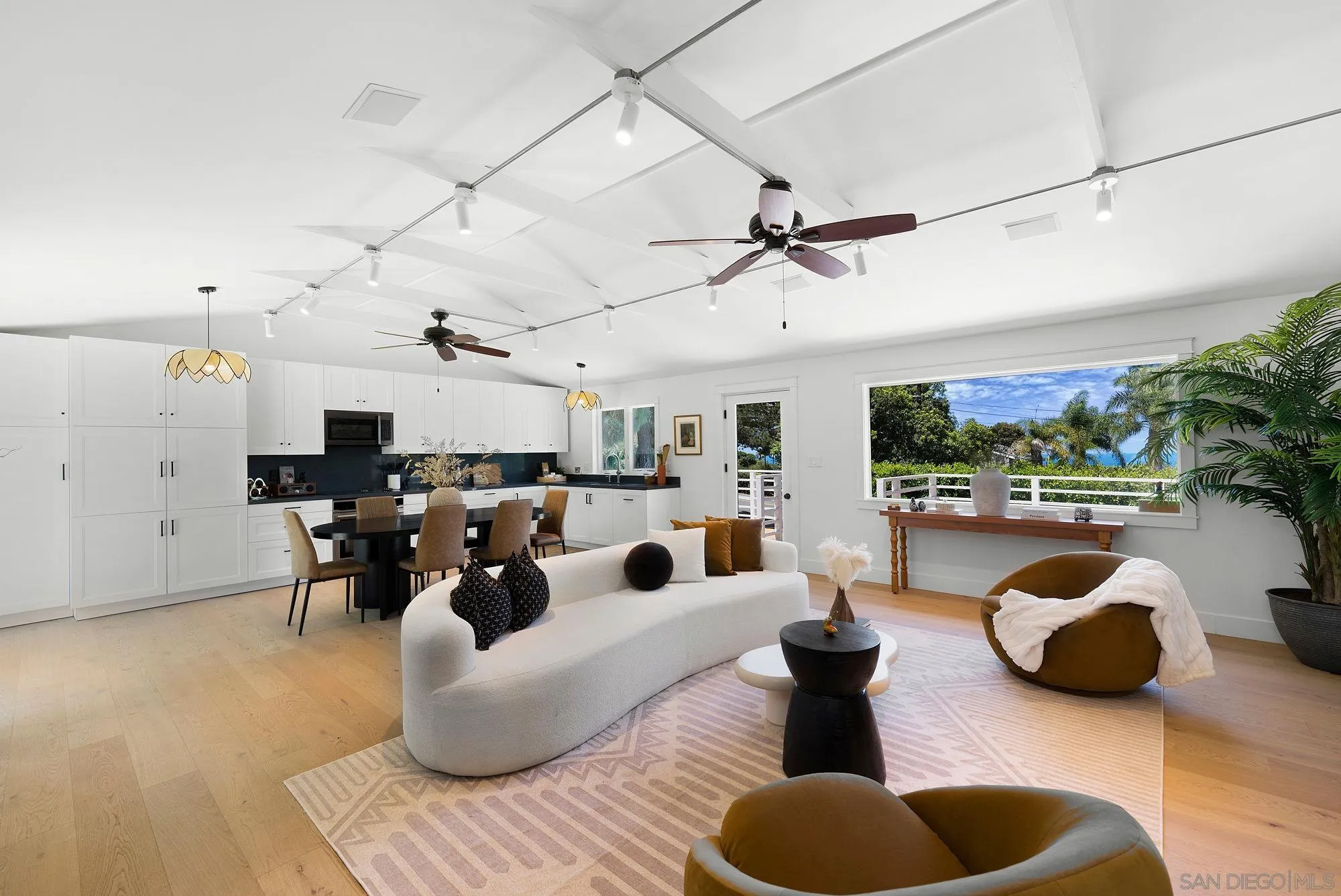 https://cdn.realtyfeed.com/cdn/127/260013815/14804e77e0b87b40cb415dddd2222e2f.webp