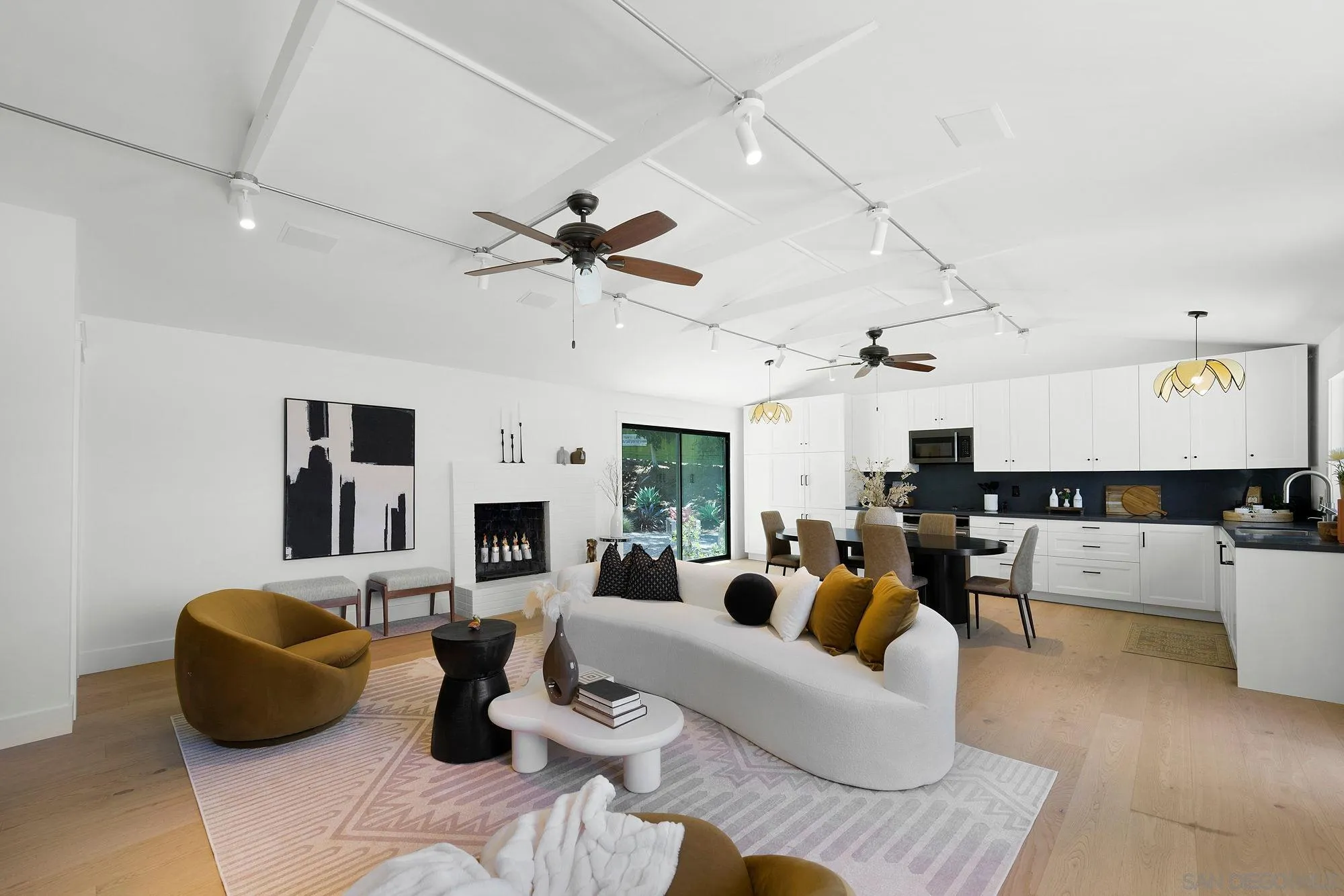 https://cdn.realtyfeed.com/cdn/127/260013815/1dd1521ec9fe1f11943112f203579418.webp