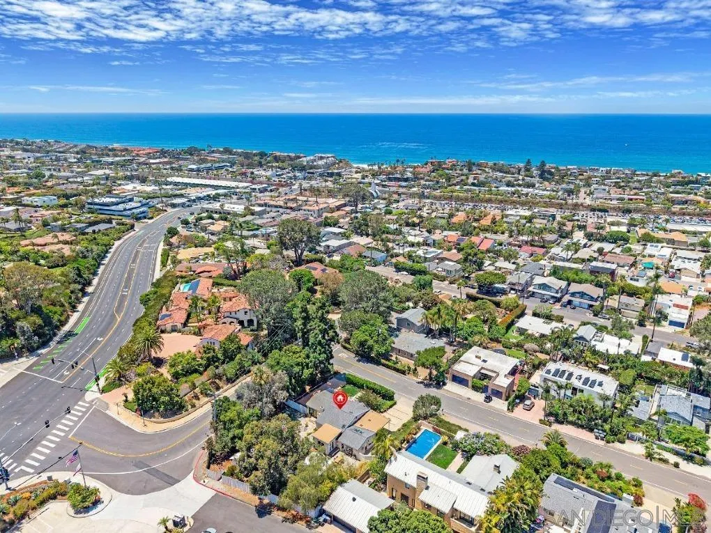 https://cdn.realtyfeed.com/cdn/127/260013815/5634cfbc81fd5ba190081843de3d05cf.webp