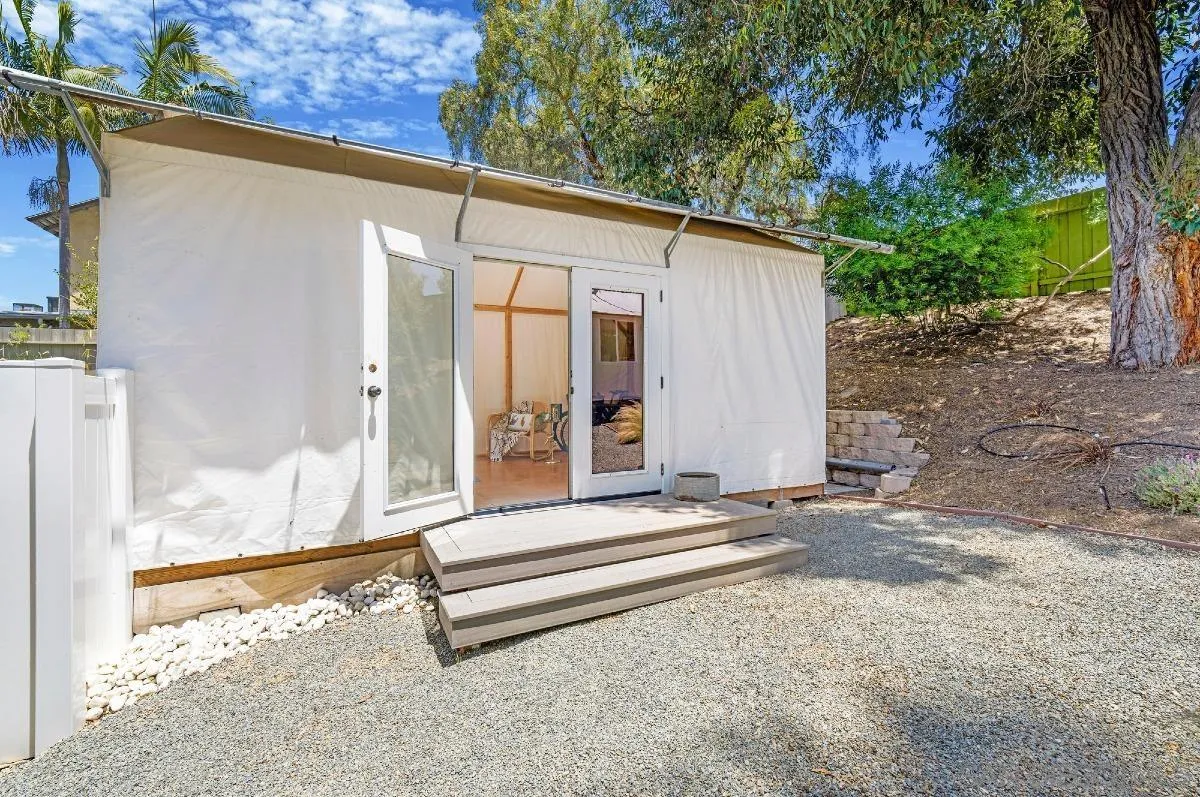 https://cdn.realtyfeed.com/cdn/127/260013815/60d301fa31e753102b2ebb3ad662bab0.webp
