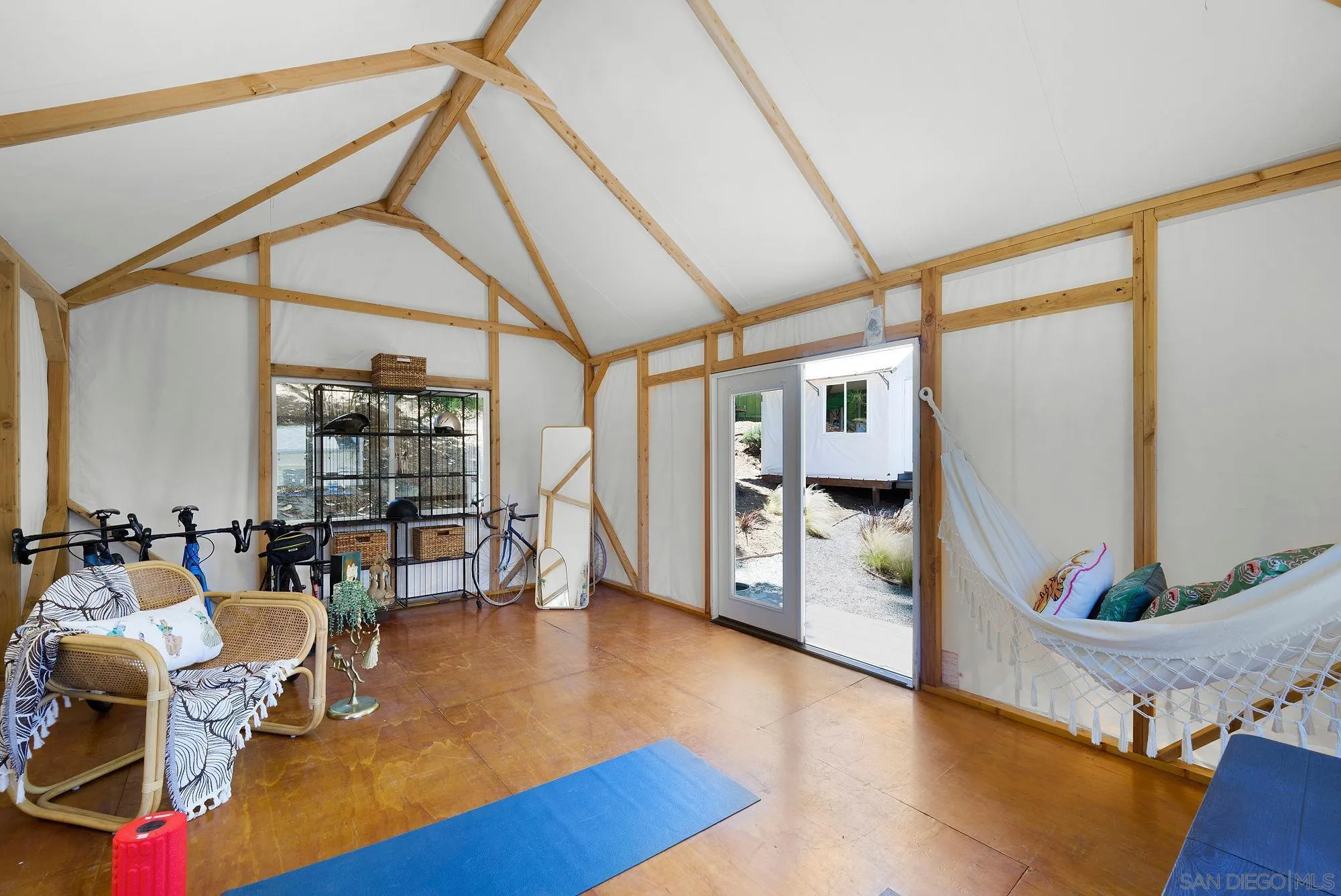 https://cdn.realtyfeed.com/cdn/127/260013815/7e12629d491363c98acf0eda3ff13d6b.webp