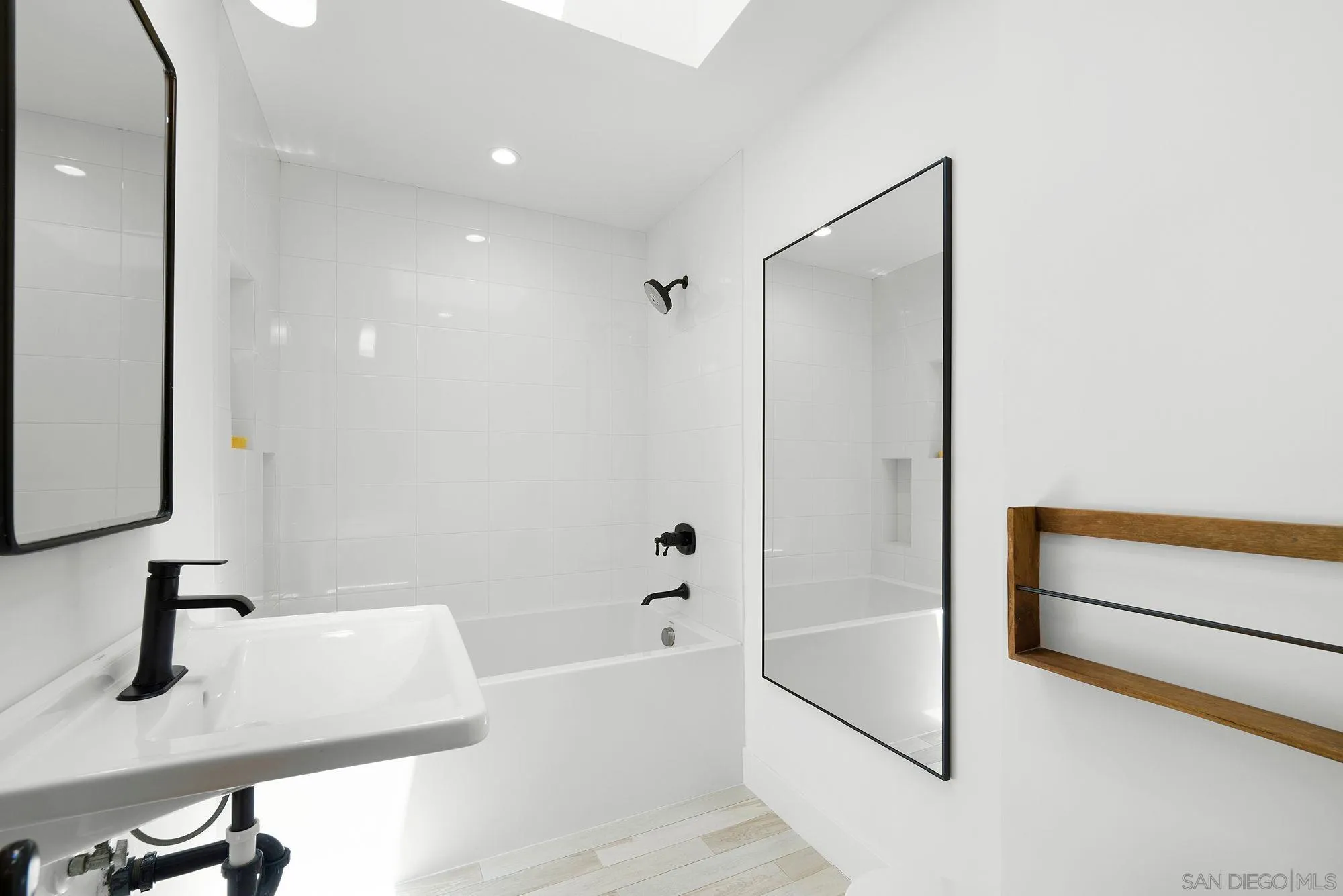 https://cdn.realtyfeed.com/cdn/127/260013815/8c495a409370f816ceddc646e9279818.webp