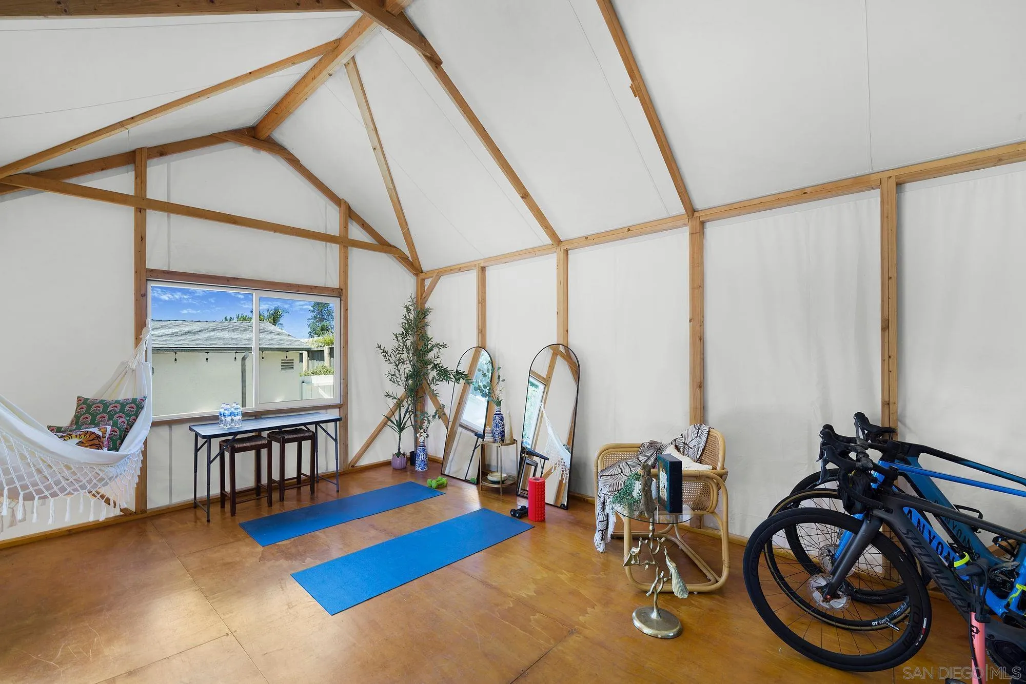 https://cdn.realtyfeed.com/cdn/127/260013815/938d856d96140e1f79fd82a04705d7e8.webp