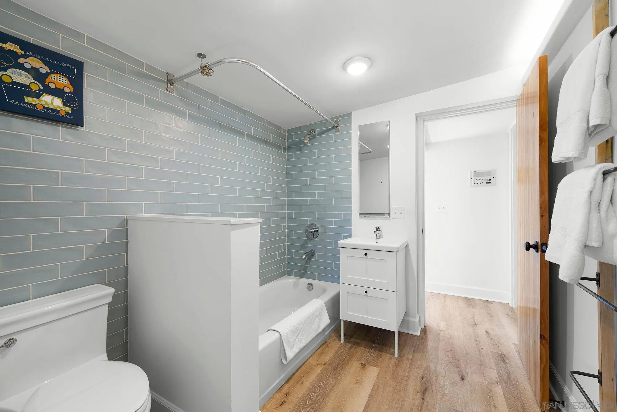 https://cdn.realtyfeed.com/cdn/127/260013815/f344eb03516981fdeb8a651e611a2e78.webp