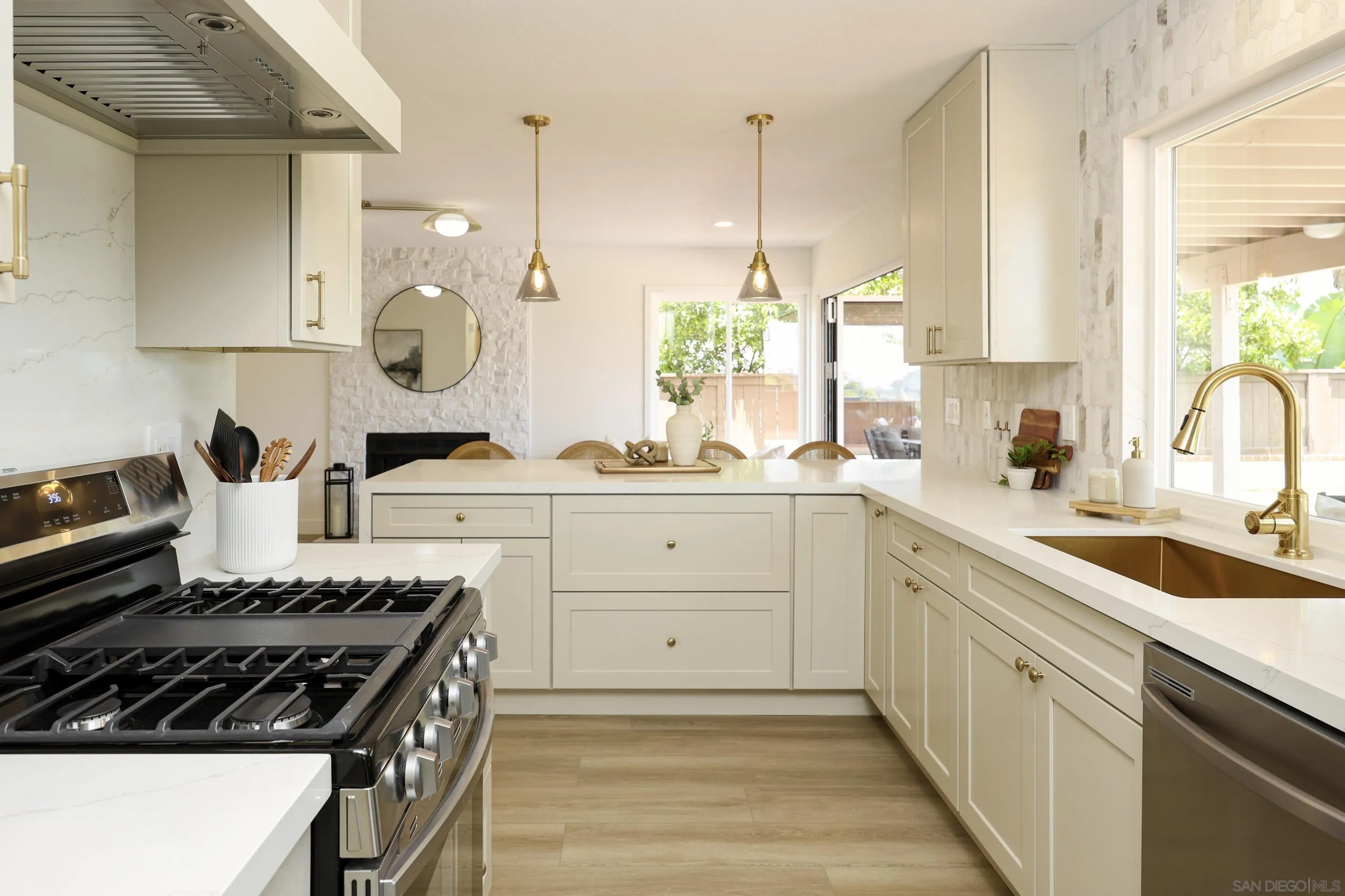 https://cdn.realtyfeed.com/cdn/127/260013821/16236c2af045aa0fe4609b54db834117.webp