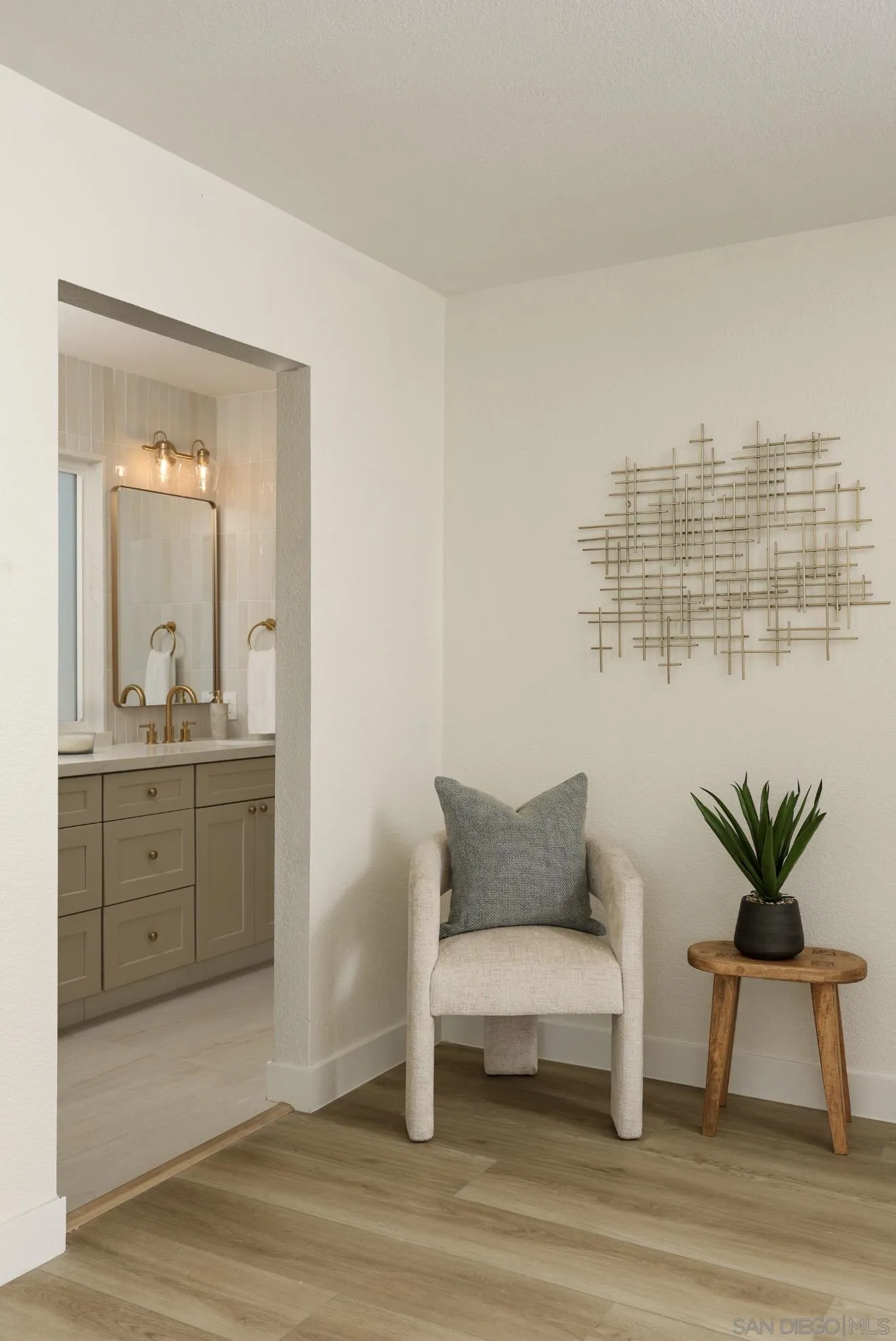 https://cdn.realtyfeed.com/cdn/127/260013821/4ddf07b69ca05fe2e9e42e127a03647e.webp