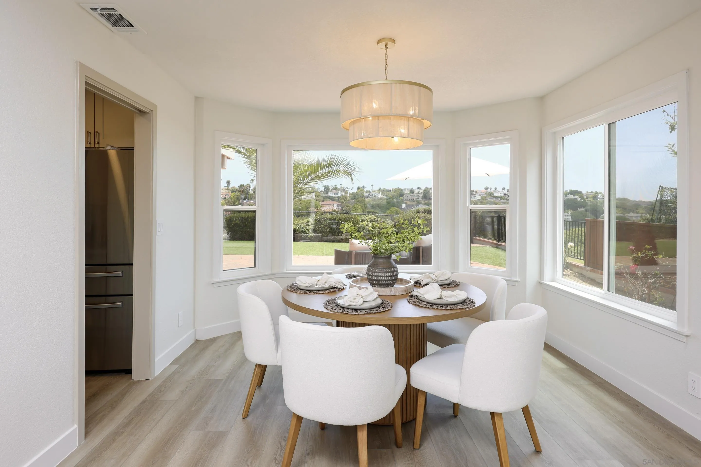 https://cdn.realtyfeed.com/cdn/127/260013821/8e146a8c66e76614d354cb60e0a4af15.webp