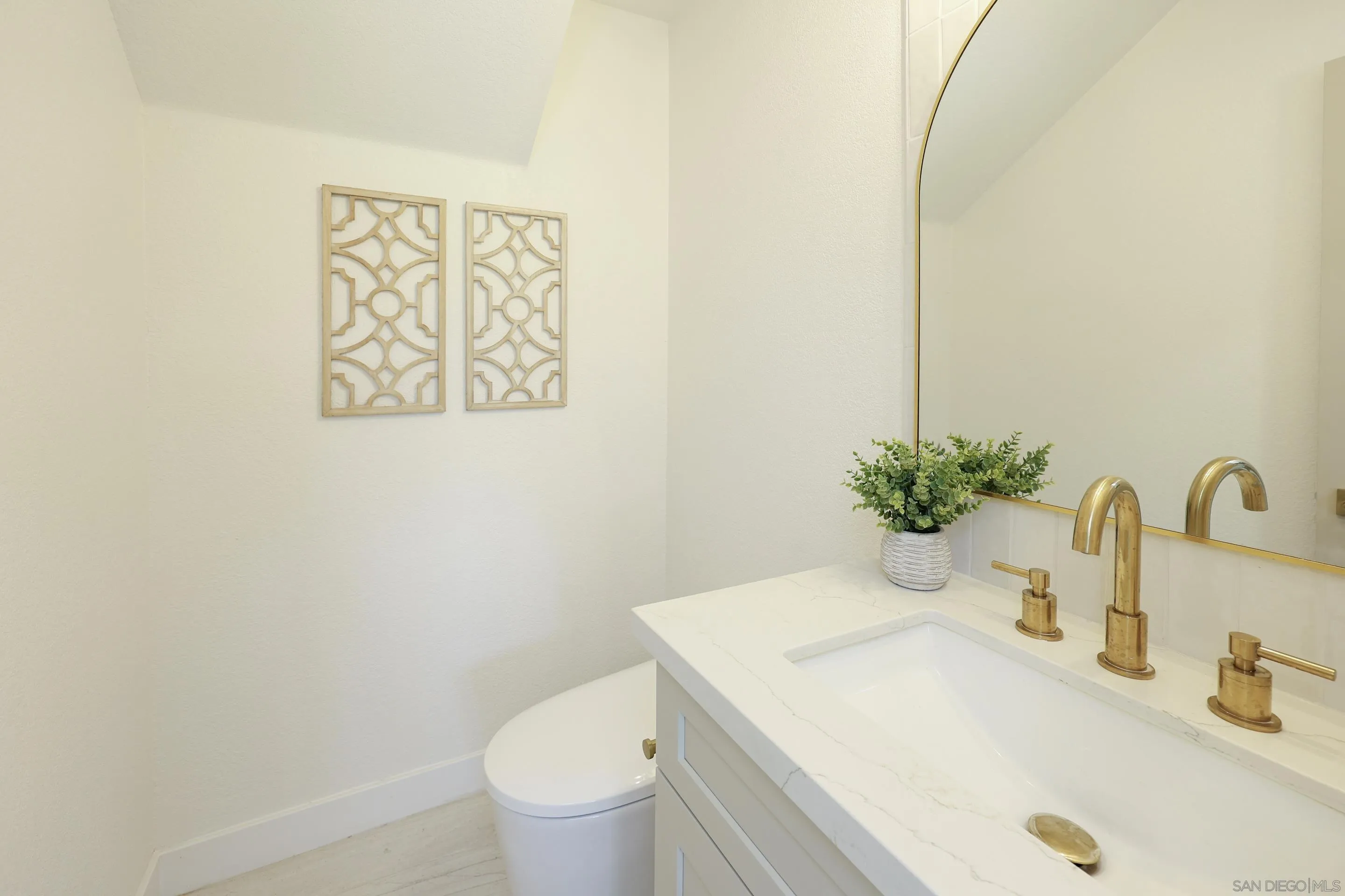 https://cdn.realtyfeed.com/cdn/127/260013821/b9306d8250103ad07bd54979b61f33a1.webp