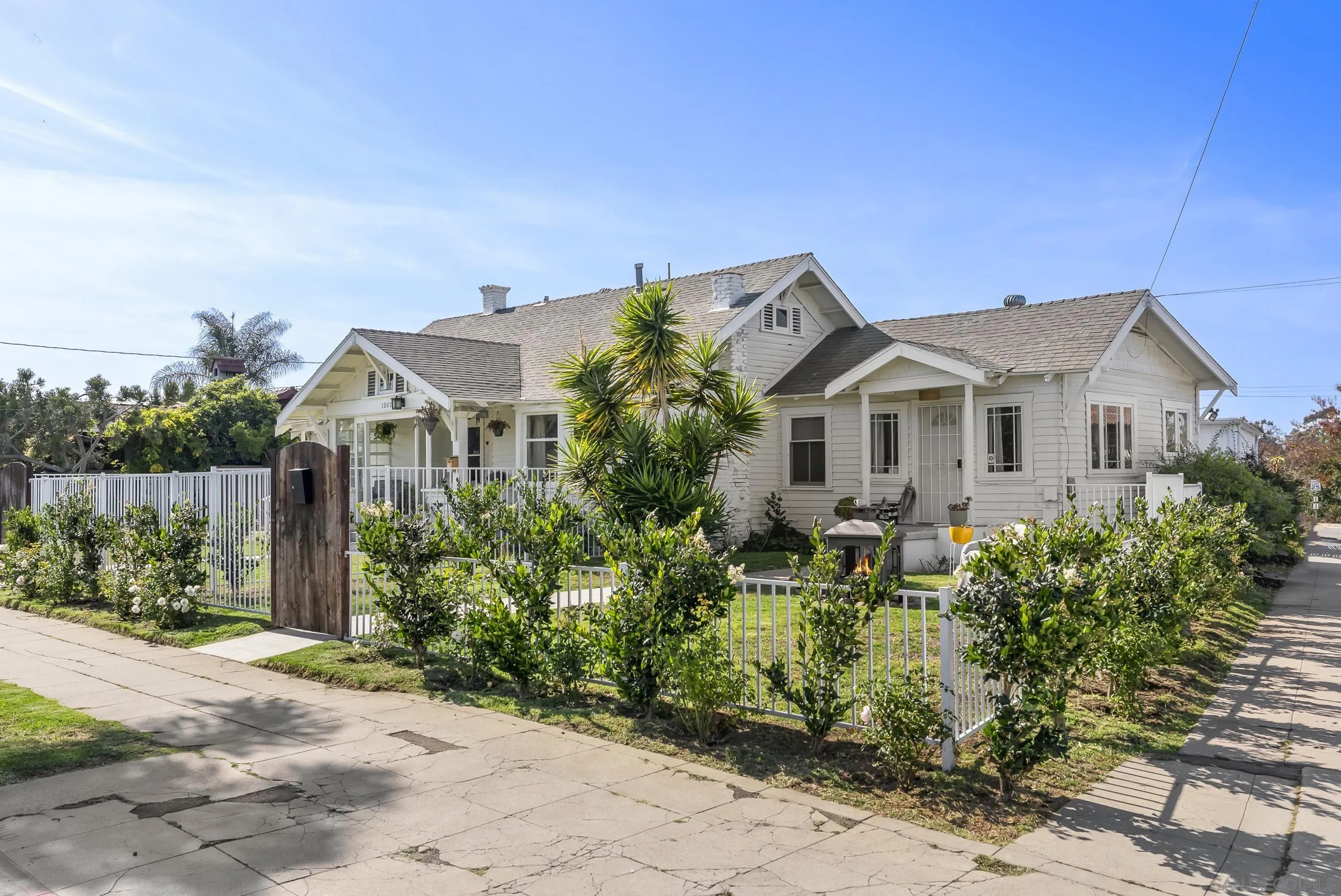 FEATURED LISTINGS FEATURED LISTINGS