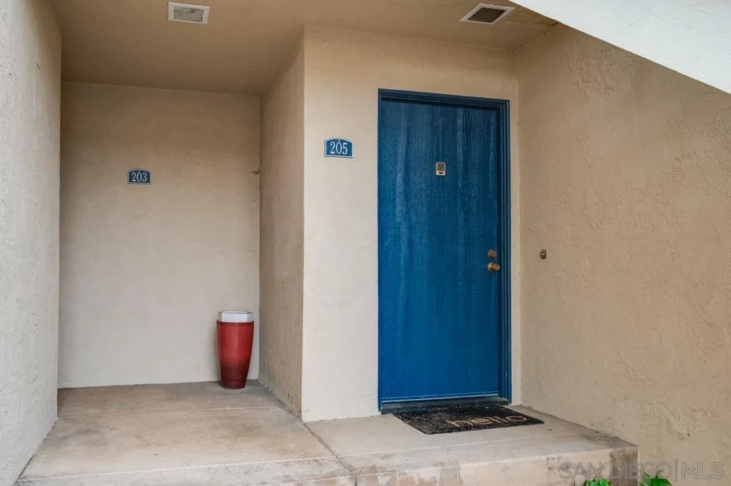 https://cdn.realtyfeed.com/cdn/127/260013826/2ff1e8f2eea30b4c18482ebef551e6b0.webp