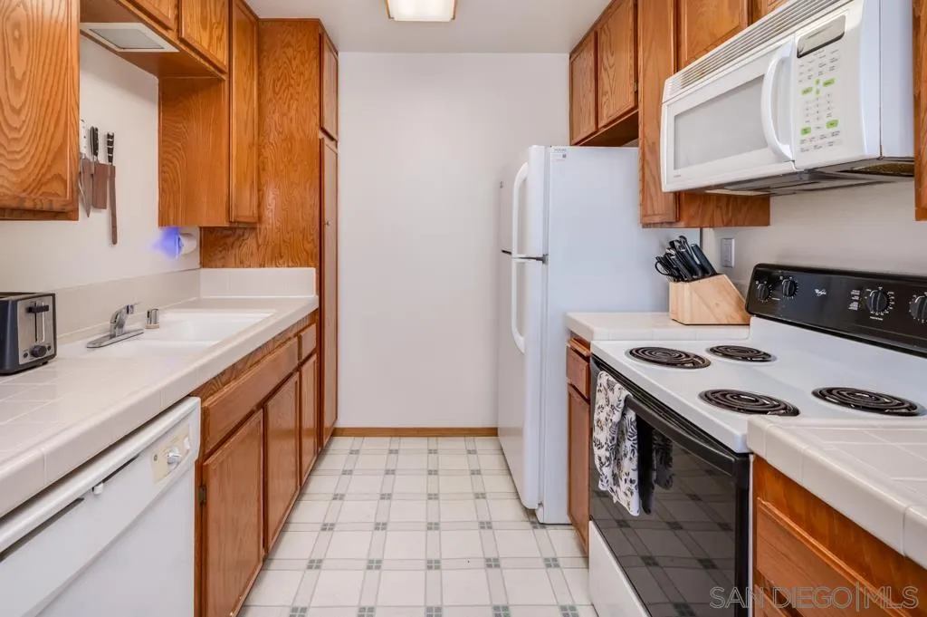 https://cdn.realtyfeed.com/cdn/127/260013826/8064f39a46c249b4f9b1ce176f6e8749.webp