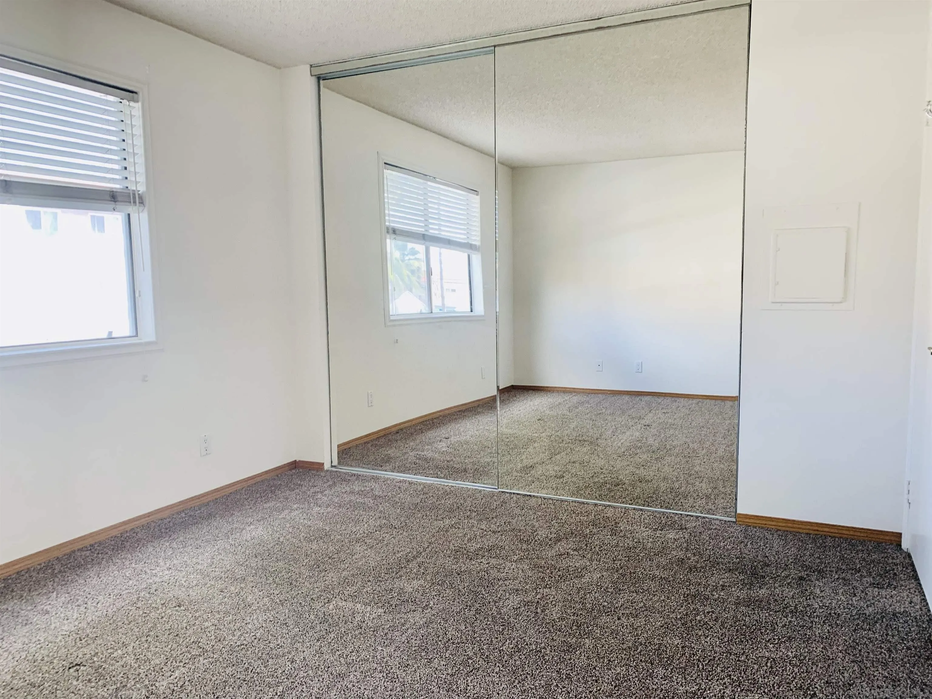 https://cdn.realtyfeed.com/cdn/127/260013826/966947fb610b1f46b09fb7fd7888a3ff.webp