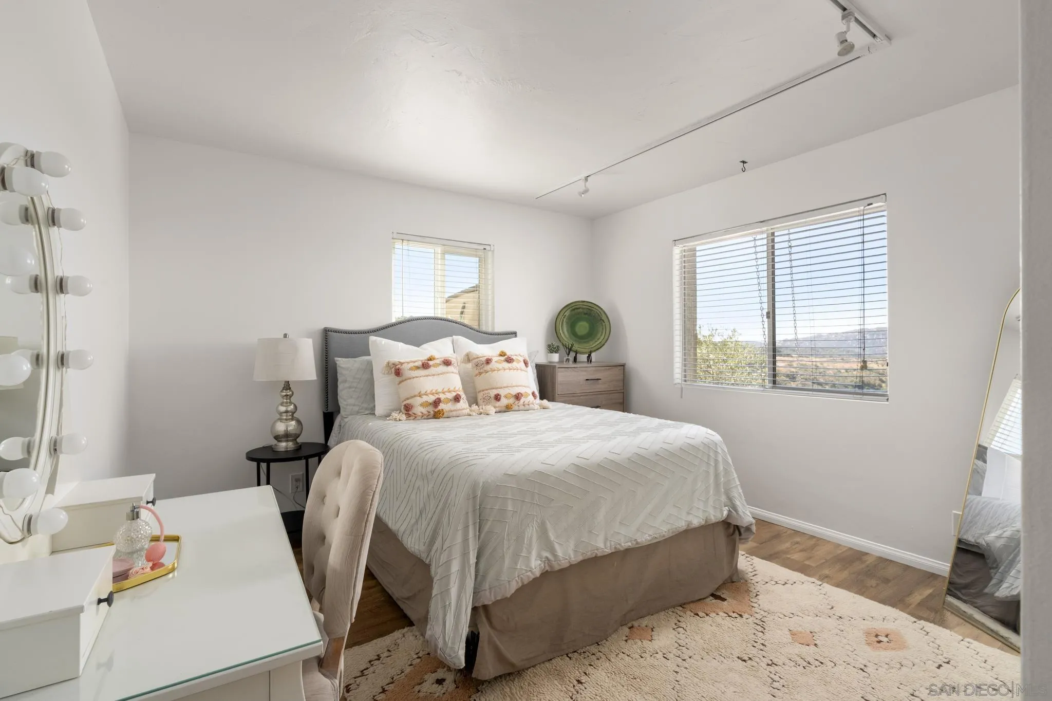 https://cdn.realtyfeed.com/cdn/127/260013827/70563ff559503b6bd0d773e1f51a0c7b.webp