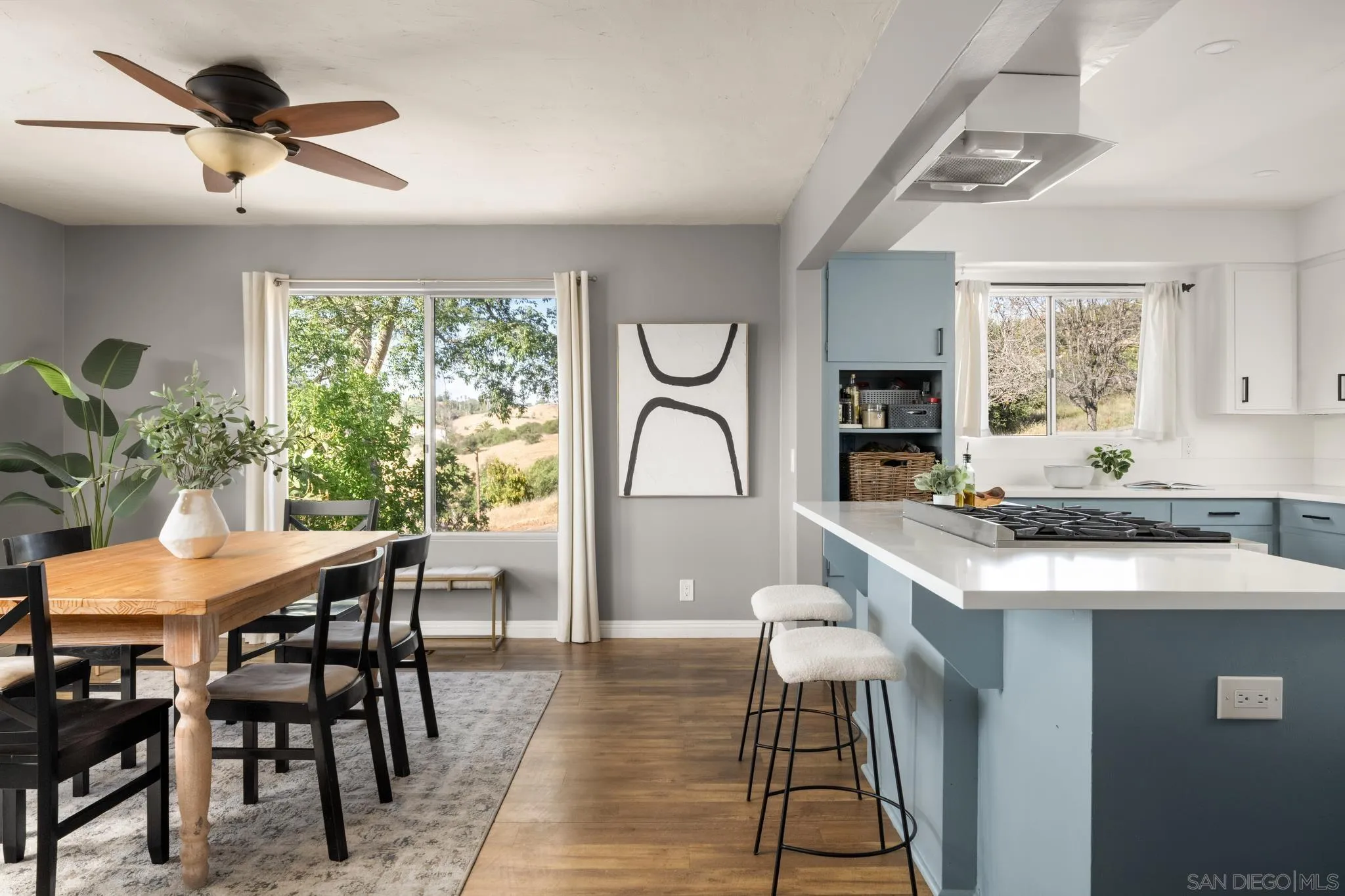 https://cdn.realtyfeed.com/cdn/127/260013827/ba5f3ce2754eebe93fc482eb71c6f077.webp