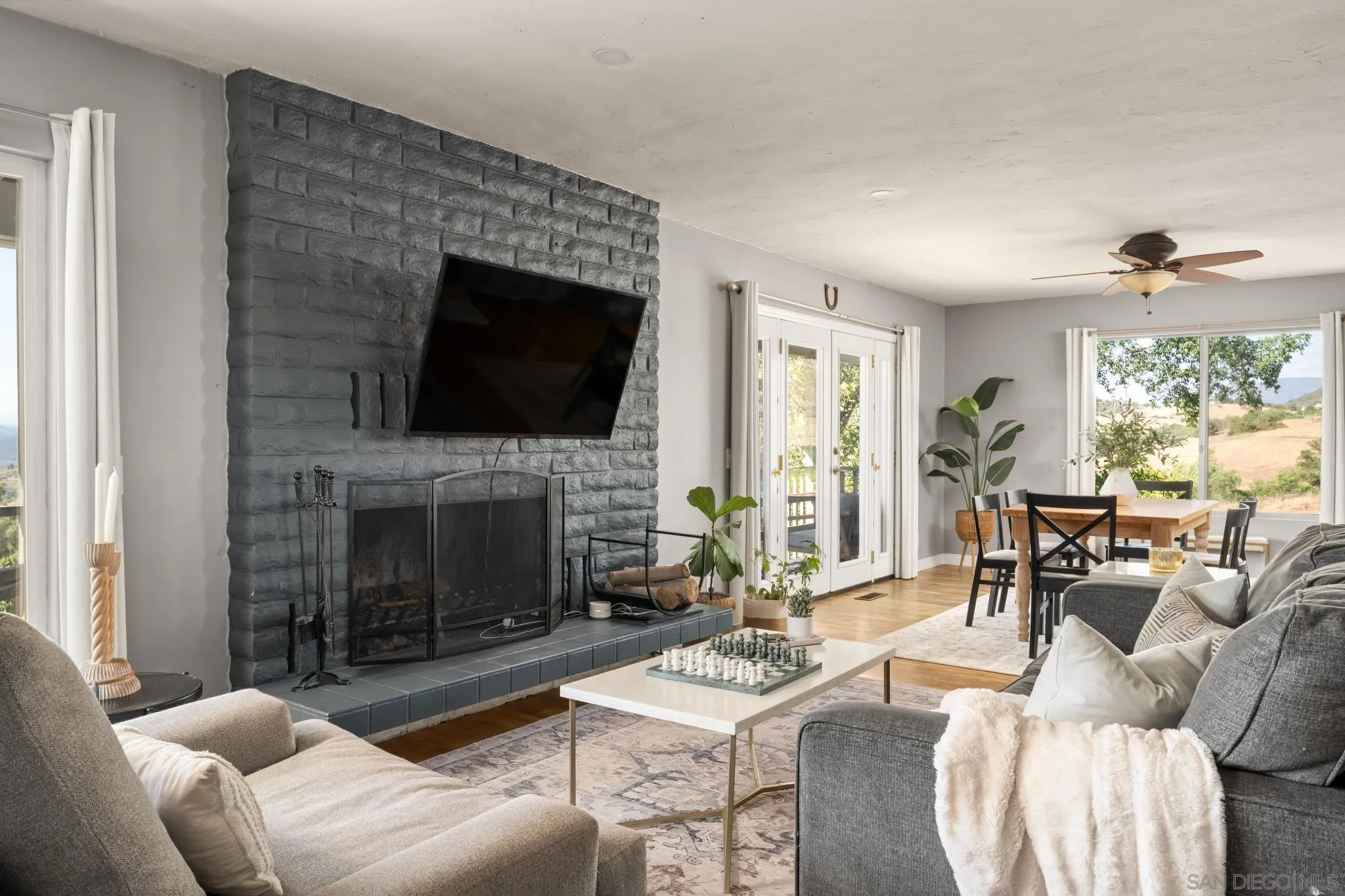 https://cdn.realtyfeed.com/cdn/127/260013827/ef73a744b8678dc28973d8f3eab37287.webp