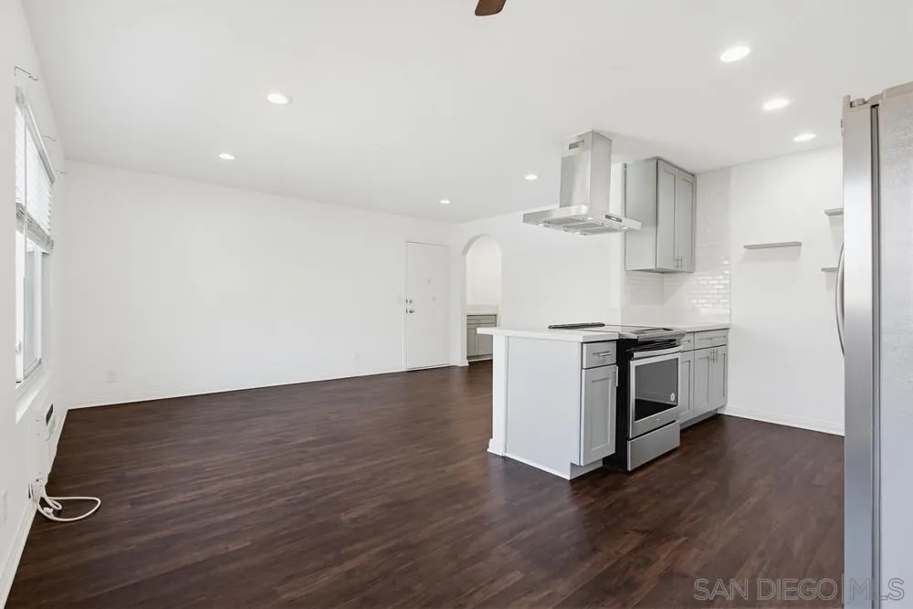 Photo #8: 260013829 Listing: Photo #8