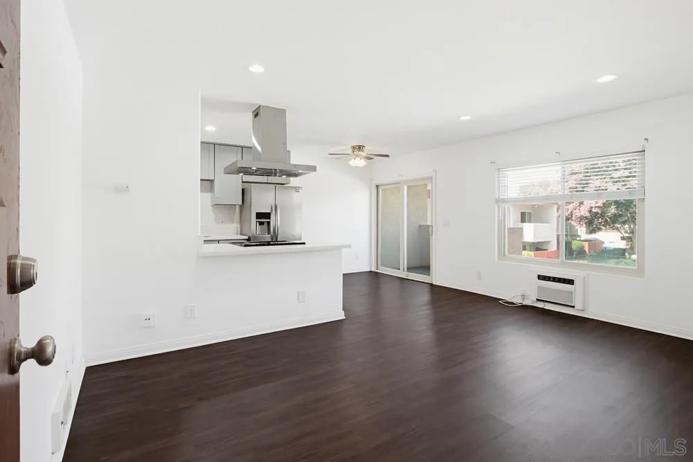 Photo #3: 260013829 Listing: Photo #3