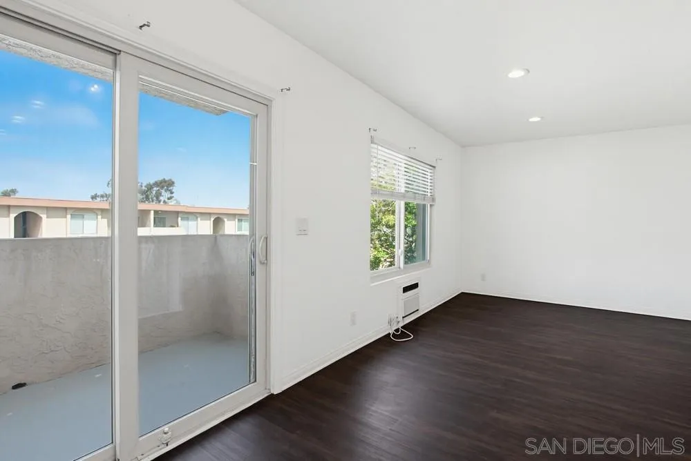 Photo #13: 260013829 Listing: Photo #13