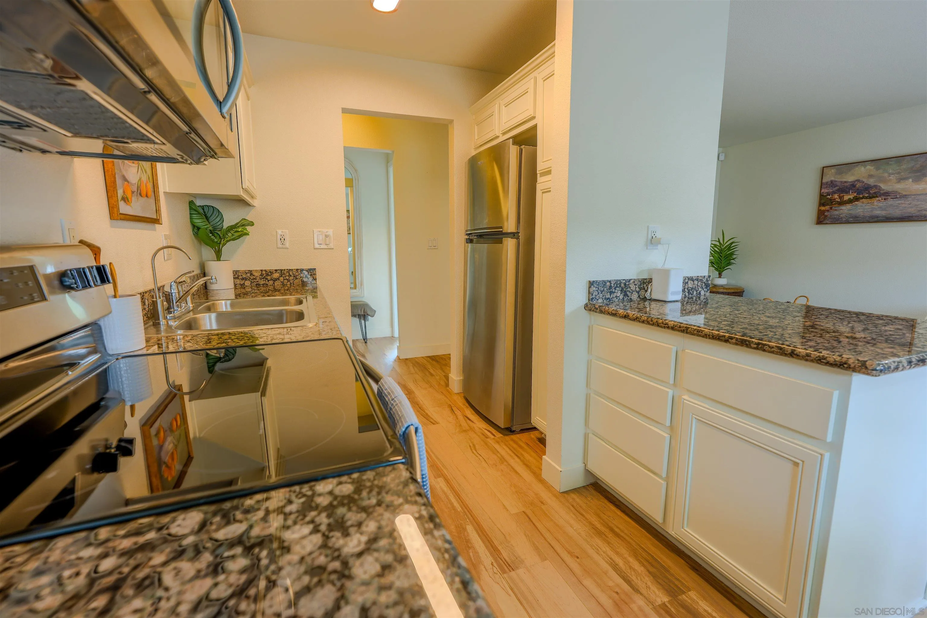 Photo #2: 260013830 Listing: Photo #2
