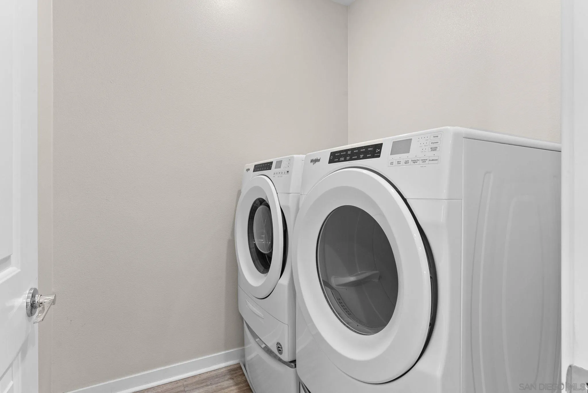 Photo #13: 260013831 Listing: Photo #13