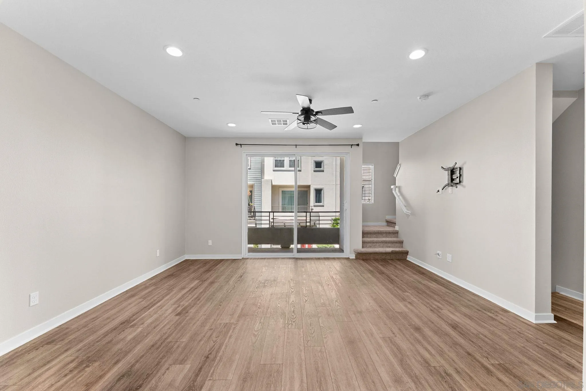Photo #8: 260013831 Listing: Photo #8