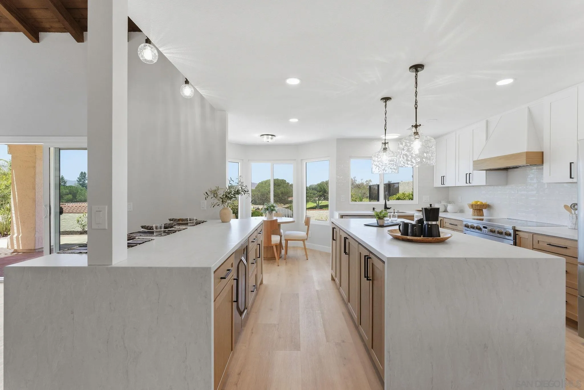 https://cdn.realtyfeed.com/cdn/127/260013833/01f25f5c3cb16b680950c66e5320f320.webp