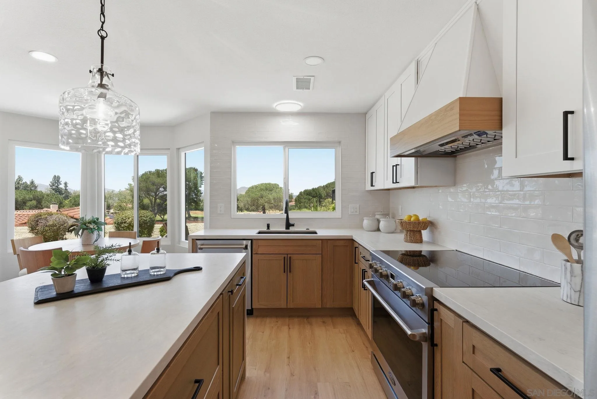 https://cdn.realtyfeed.com/cdn/127/260013833/2960dc515f6b92069ce95fed79ce9ad5.webp