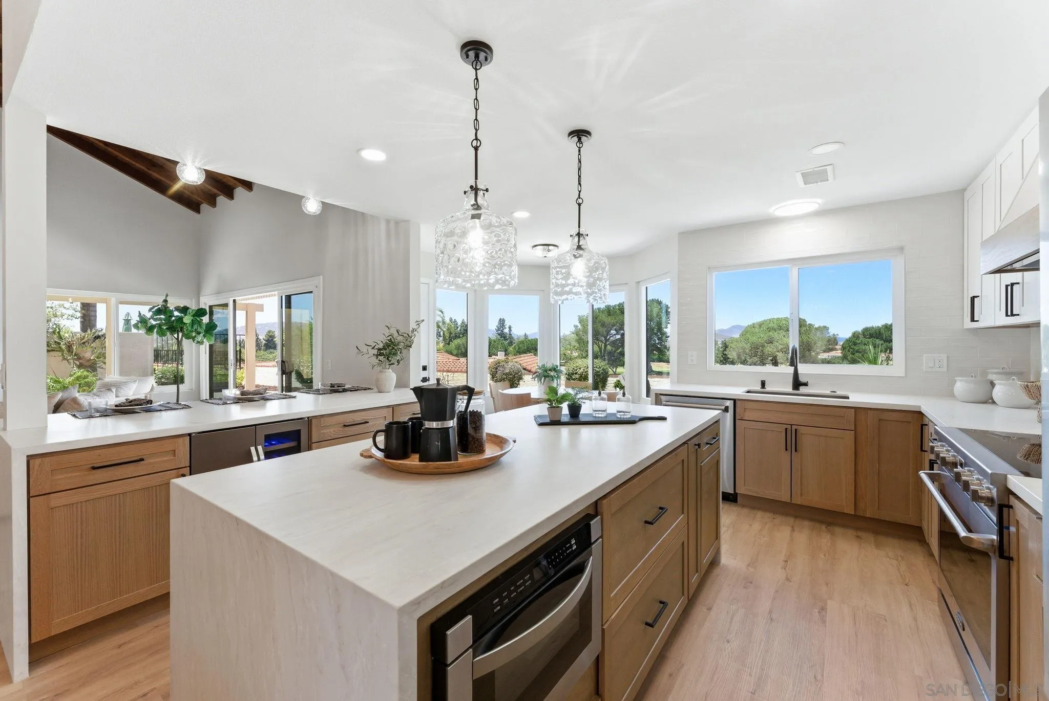 https://cdn.realtyfeed.com/cdn/127/260013833/4e9c431a8b9222916460d53cc10e5e5a.webp