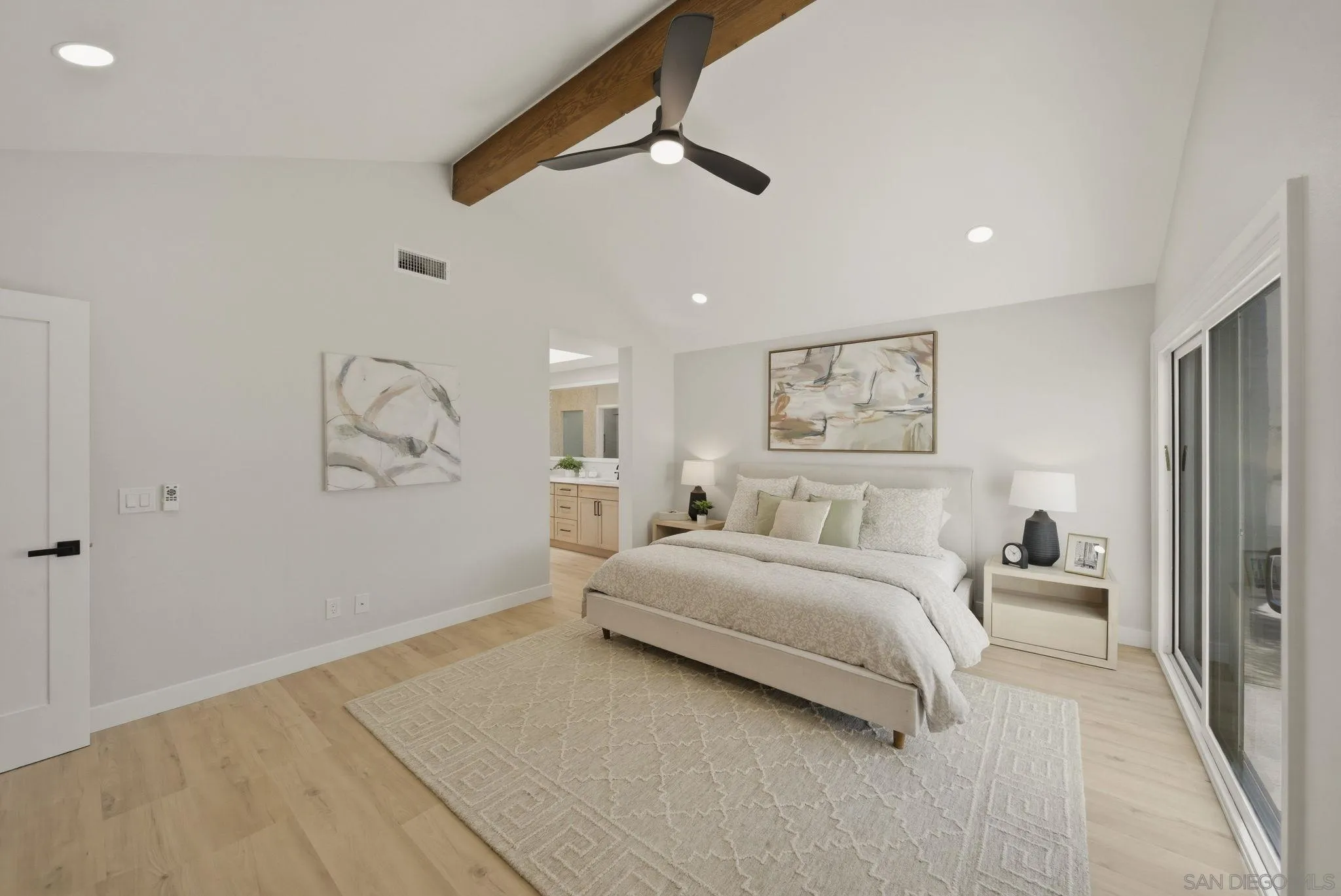 https://cdn.realtyfeed.com/cdn/127/260013833/78f99fe0ea113d1c012bb5344c3c8dc6.webp