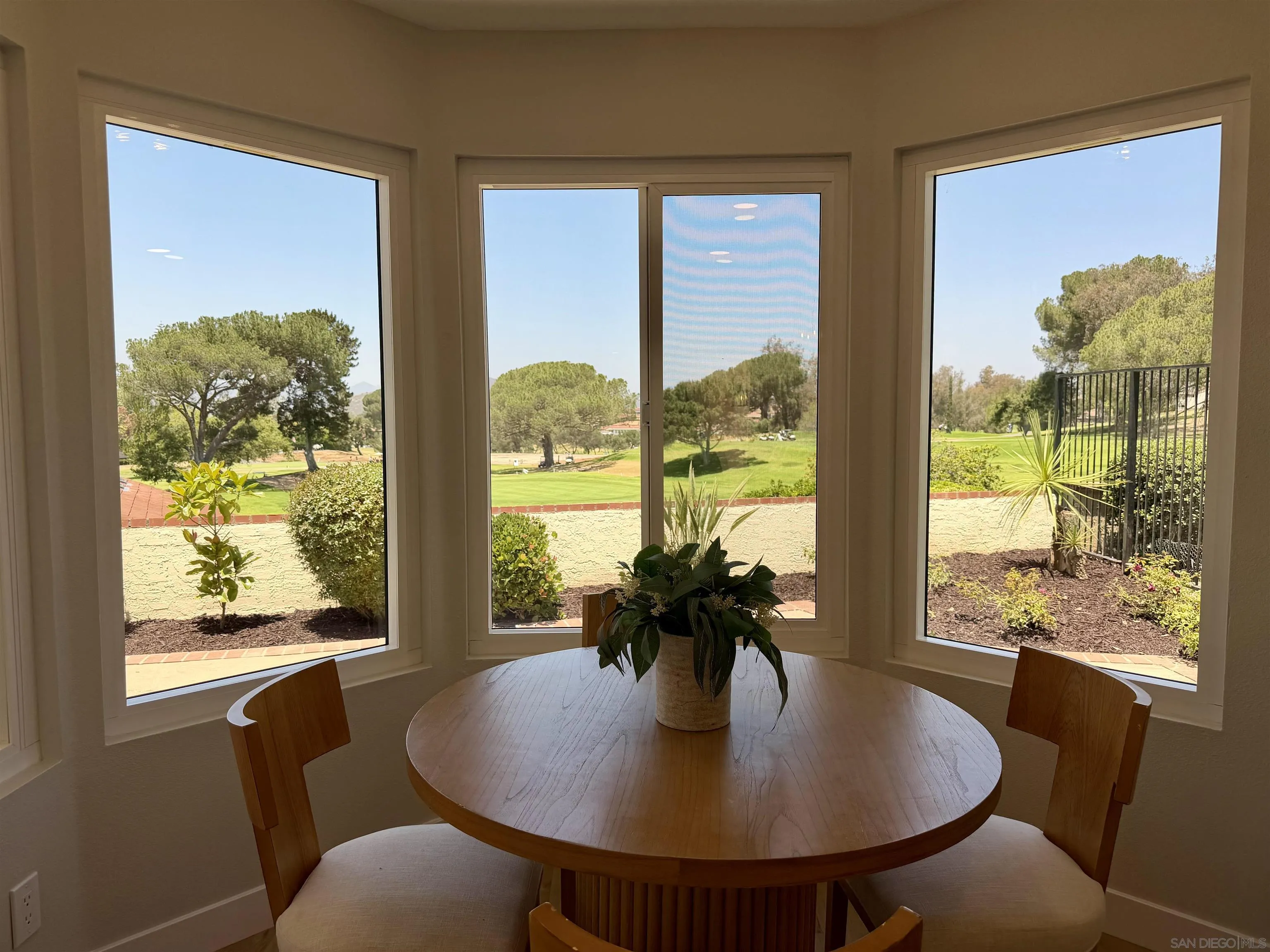 https://cdn.realtyfeed.com/cdn/127/260013833/86a6c34d407b6ef965308a01f18a3470.webp