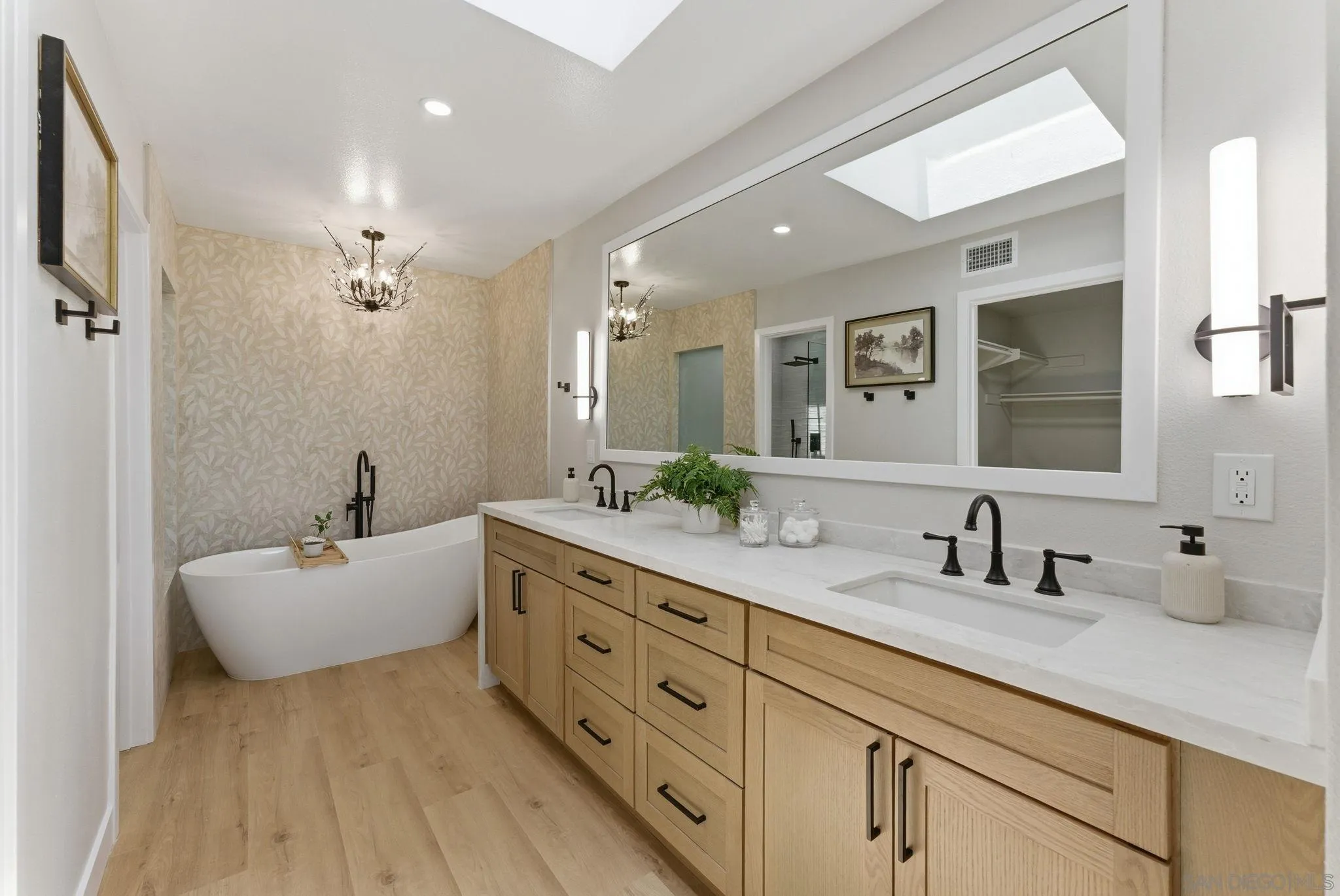 https://cdn.realtyfeed.com/cdn/127/260013833/88fadacf266bab442db7a5cca23b96e4.webp