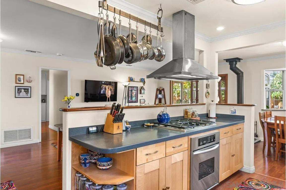 https://cdn.realtyfeed.com/cdn/127/260013837/c3928f62965dc4aee4d1f831fcf8a166.webp