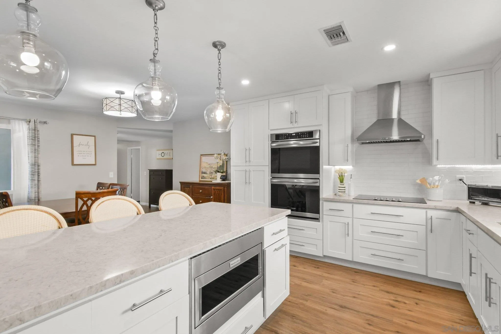 https://cdn.realtyfeed.com/cdn/127/260013838/56f551a7f7cb6114bf192faebf1999a3.webp