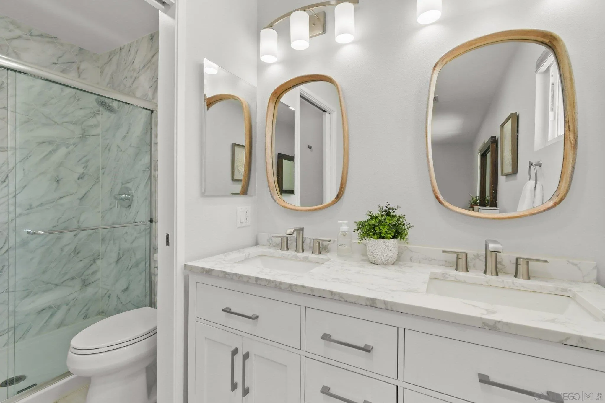 https://cdn.realtyfeed.com/cdn/127/260013838/8b72fb94f3e32923cccd63228dd8f424.webp