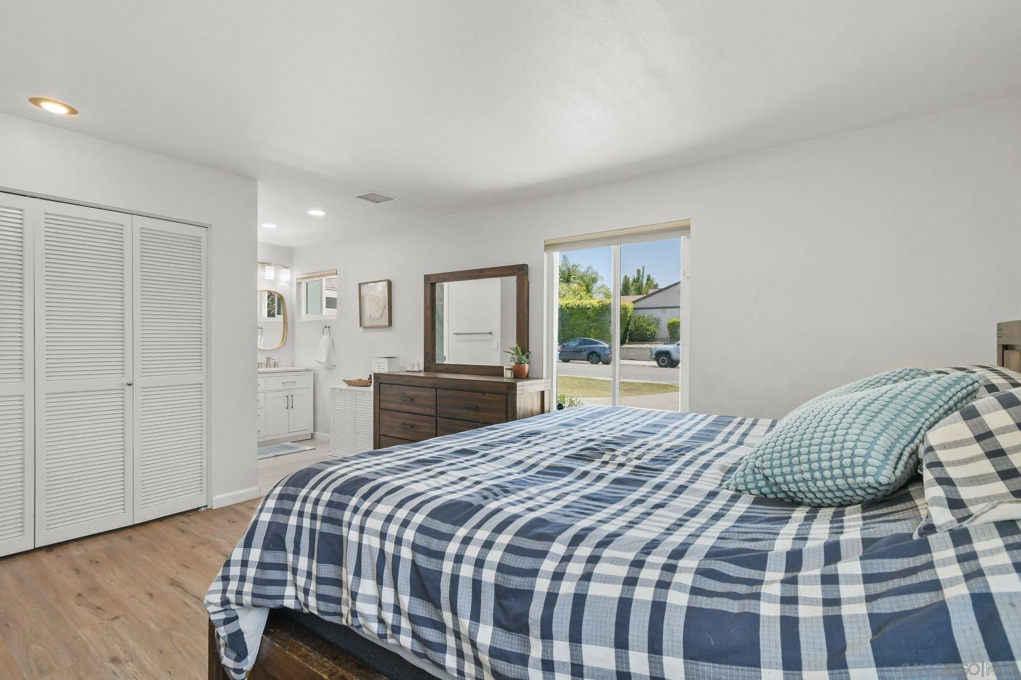 https://cdn.realtyfeed.com/cdn/127/260013838/b5327002a04db81ac12b22d90802d90c.webp