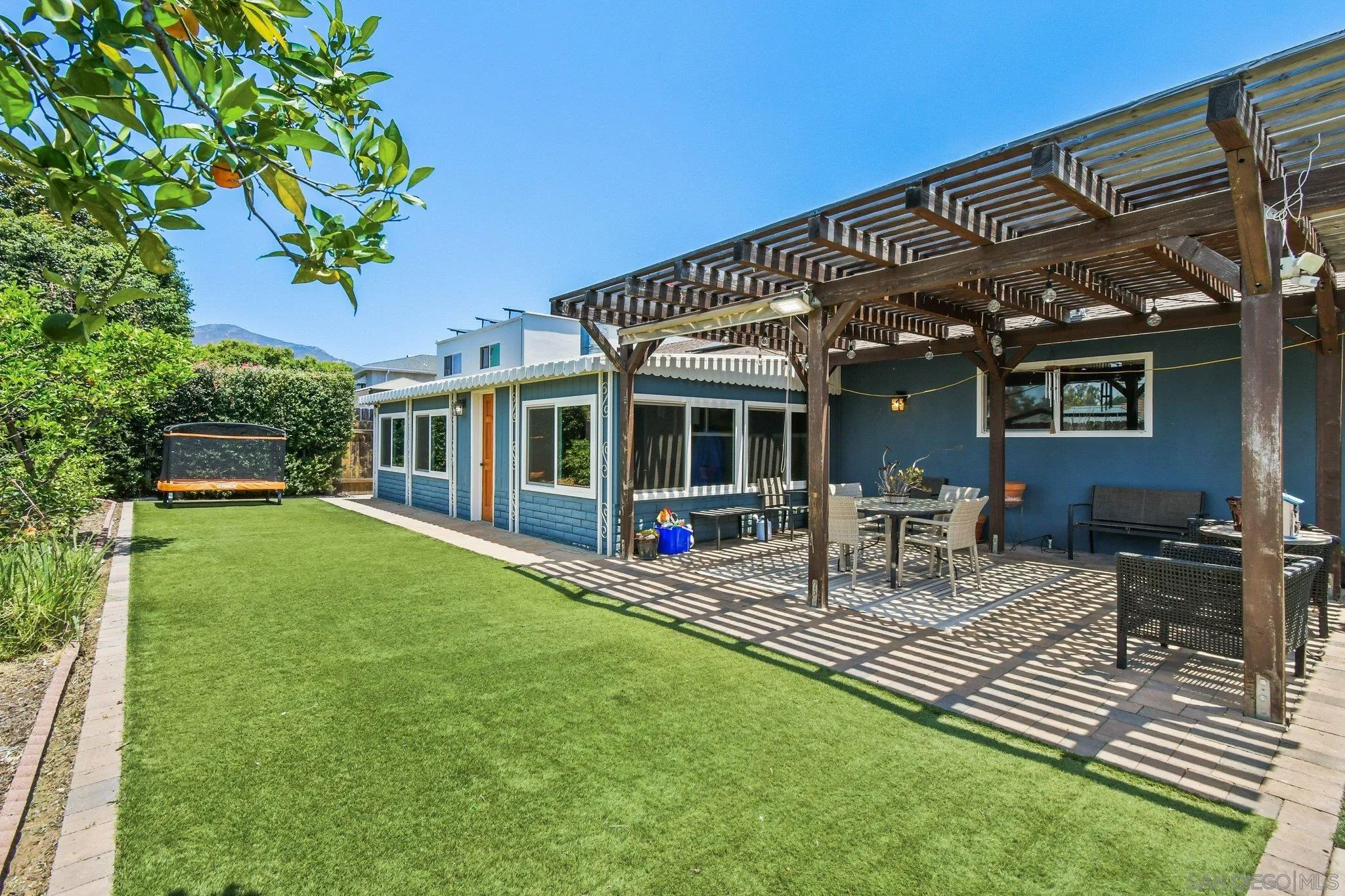 https://cdn.realtyfeed.com/cdn/127/260013838/c52daaf22fb301f4ddd9e474086eb8ed.webp