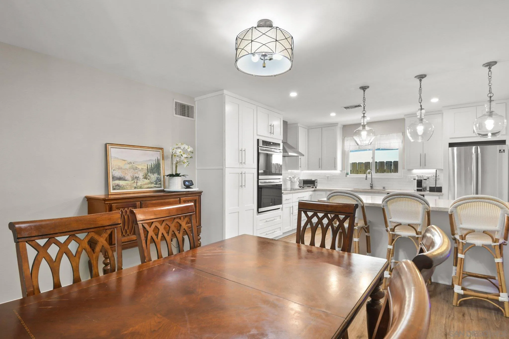 https://cdn.realtyfeed.com/cdn/127/260013838/da422023ffd728af86e3cf17d3c1141c.webp