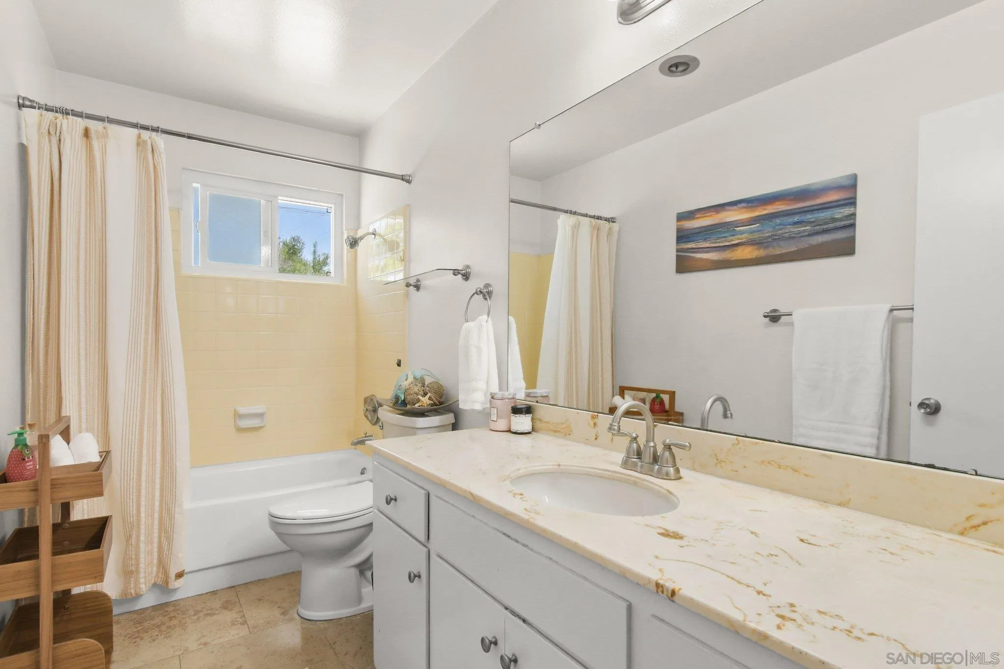 https://cdn.realtyfeed.com/cdn/127/260013838/e9d5e4e18af0e249c71d0d1888f37d08.webp