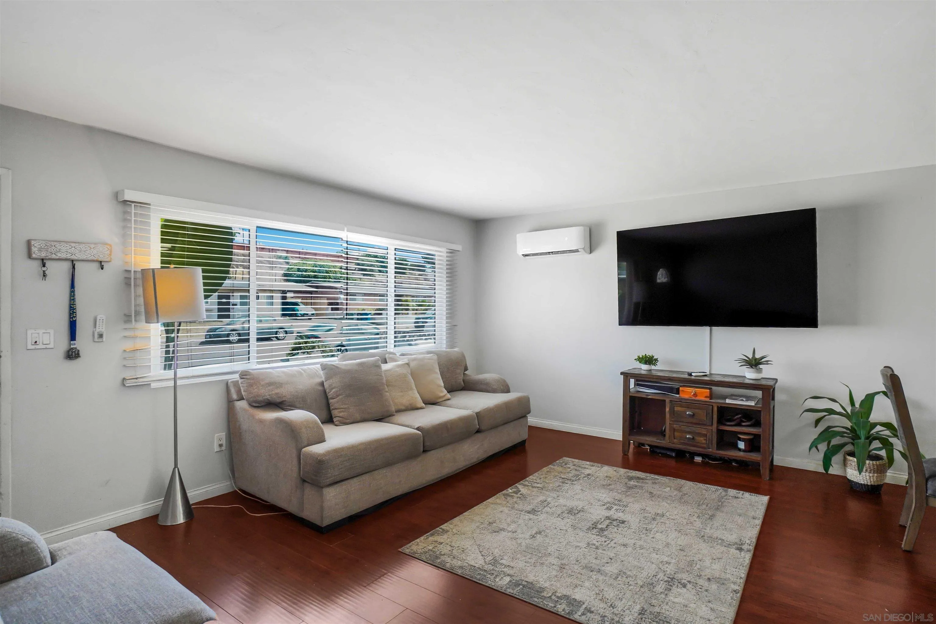 https://cdn.realtyfeed.com/cdn/127/260013839/1de6a643a012490c7fcd33121b65acc9.webp