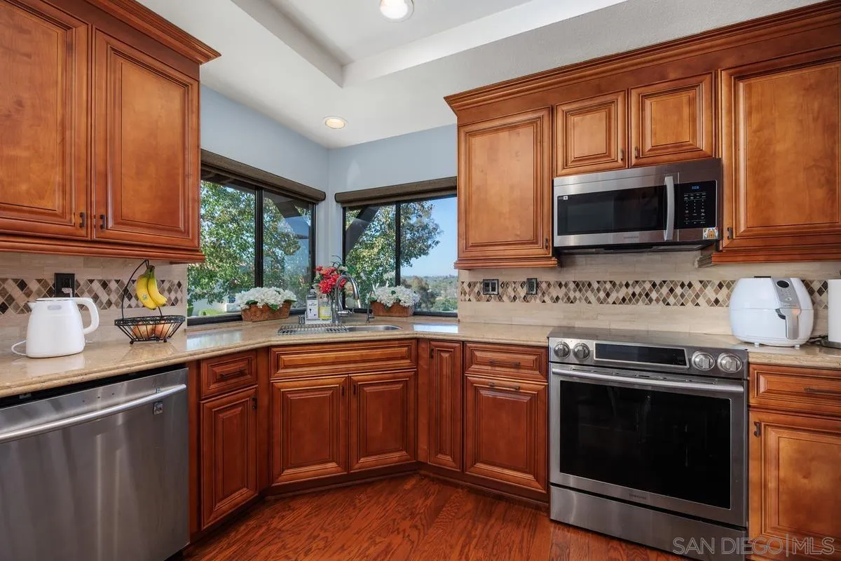 Photo #15: 260013841 Listing: Photo #15