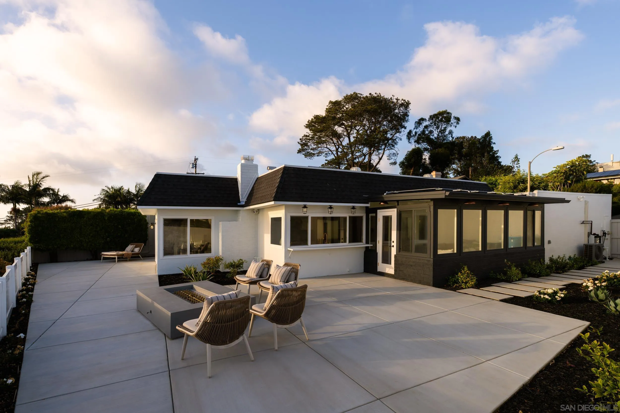 https://cdn.realtyfeed.com/cdn/127/260013845/0d814486db7940029d8d408f92d788c5.webp