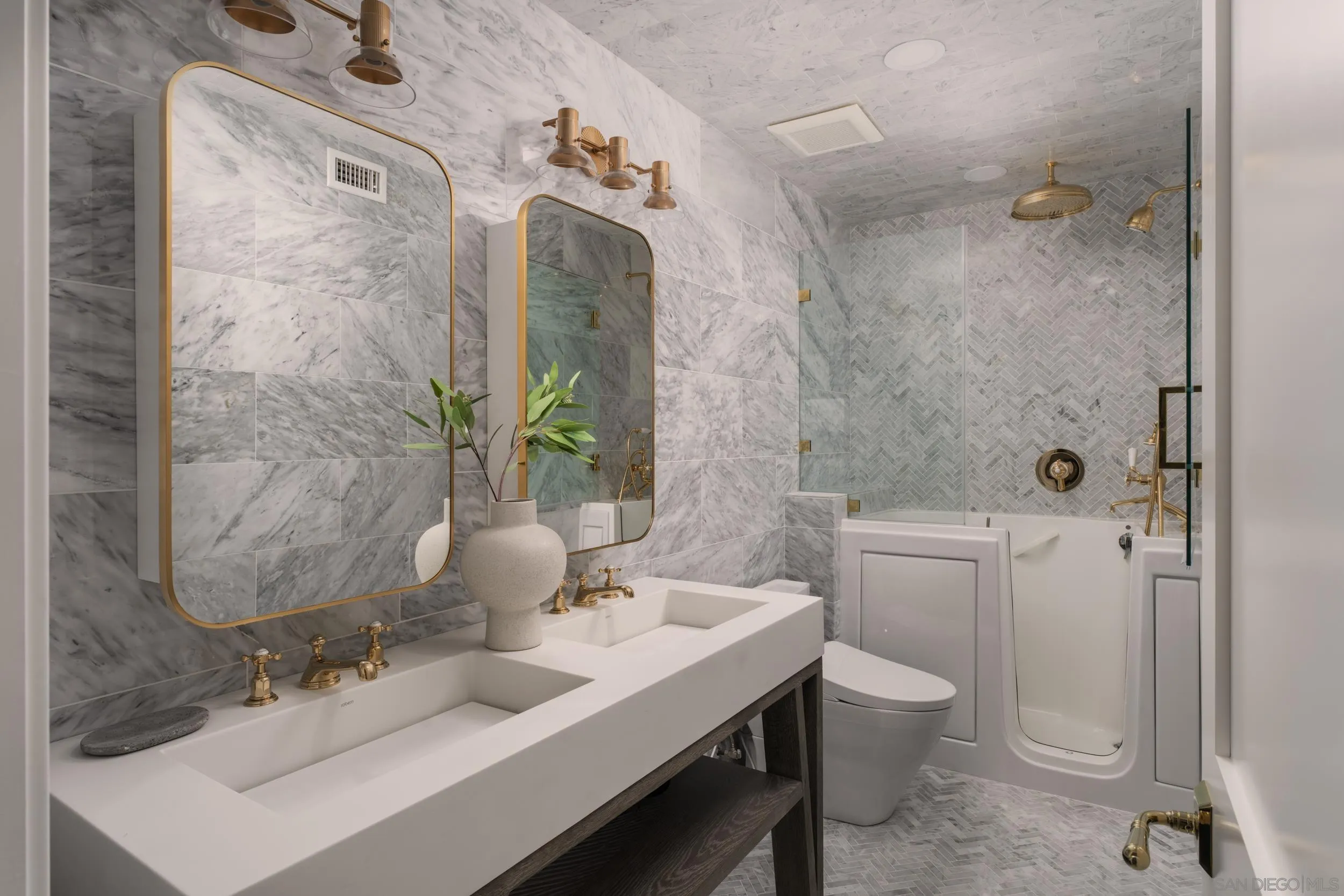 https://cdn.realtyfeed.com/cdn/127/260013845/ed8200770a4b2fc49238110a861fd4a4.webp