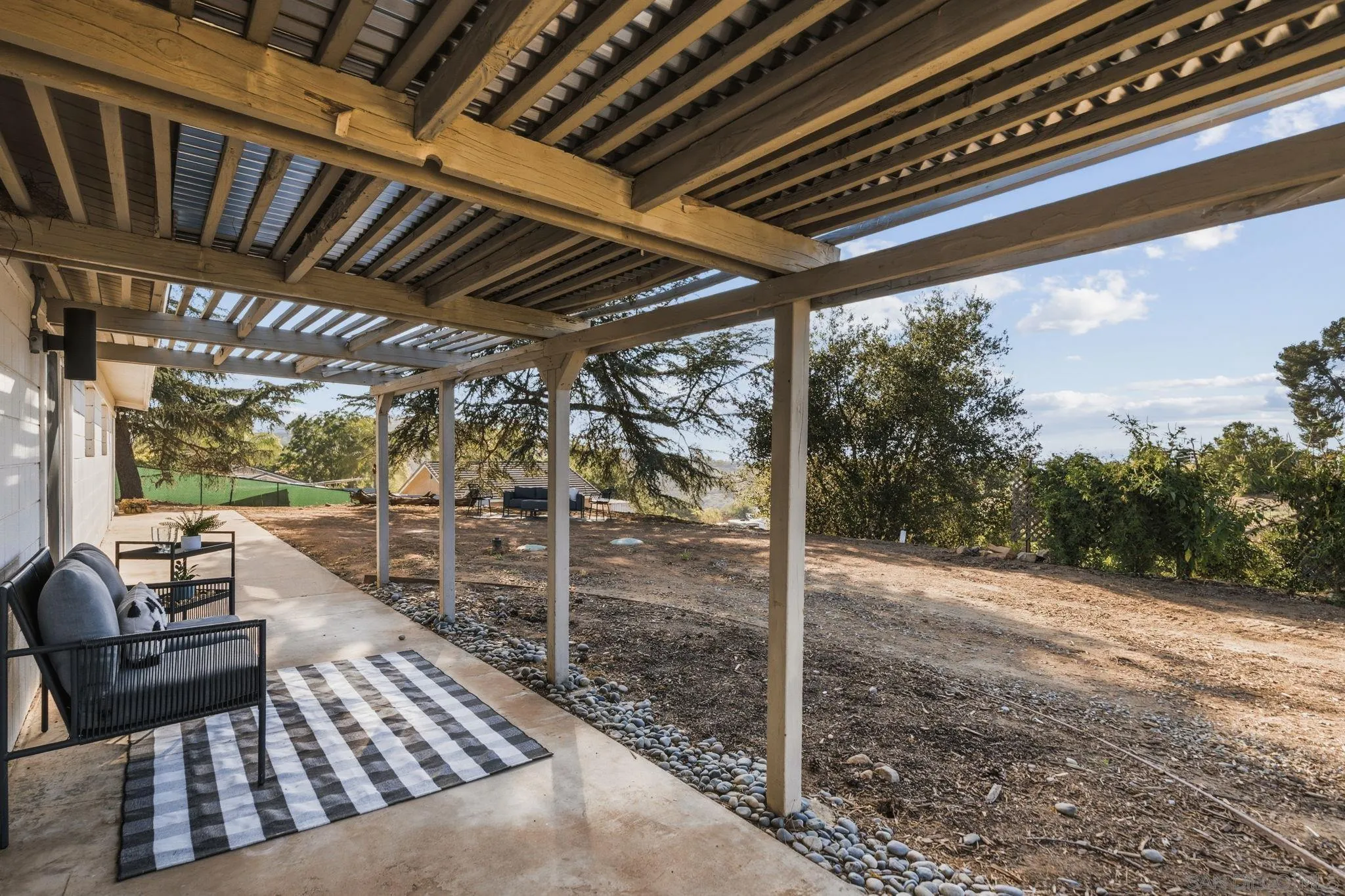 https://cdn.realtyfeed.com/cdn/127/260013851/163f04527a402d532e83dce75499f11d.webp