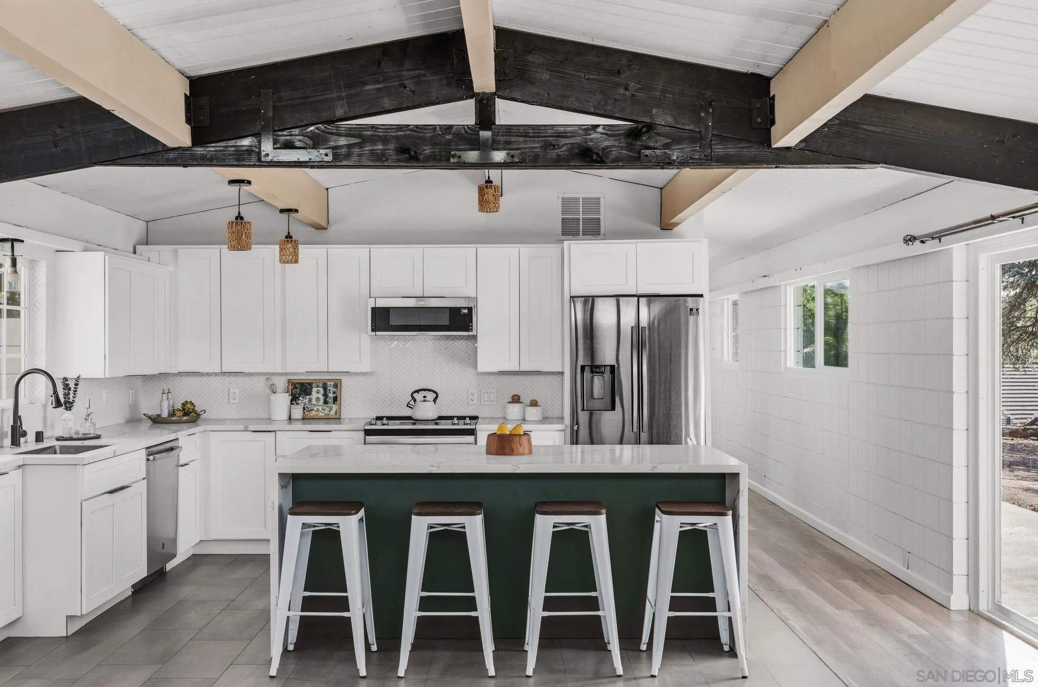 https://cdn.realtyfeed.com/cdn/127/260013851/293a05c7216522c2ddaf1d57d1f7a709.webp
