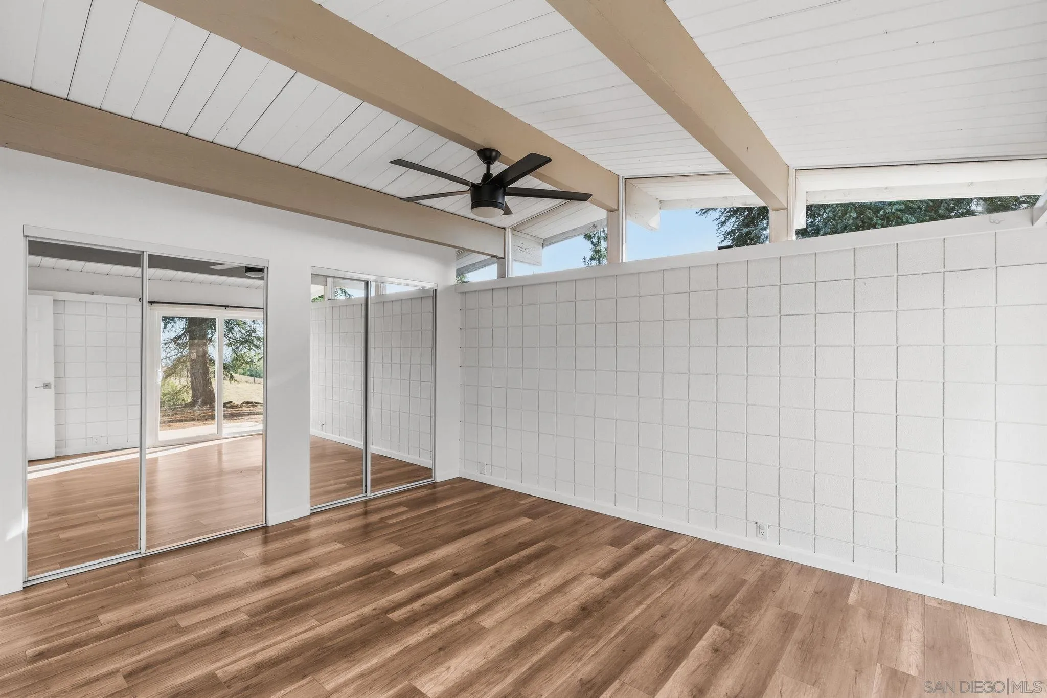https://cdn.realtyfeed.com/cdn/127/260013851/348225200cb81a9148d34f359324ad6b.webp