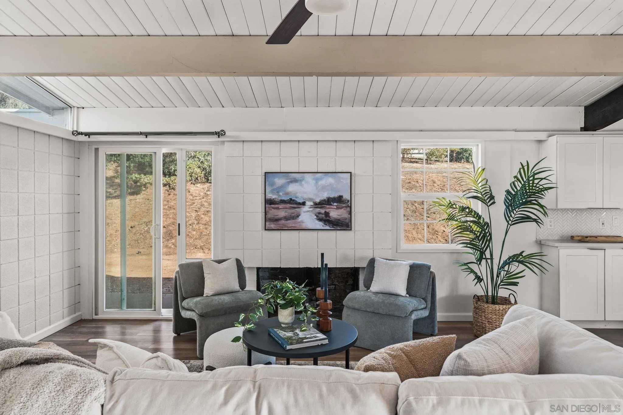 https://cdn.realtyfeed.com/cdn/127/260013851/7d88f35dd0abdde4b714e92c69780f6d.webp