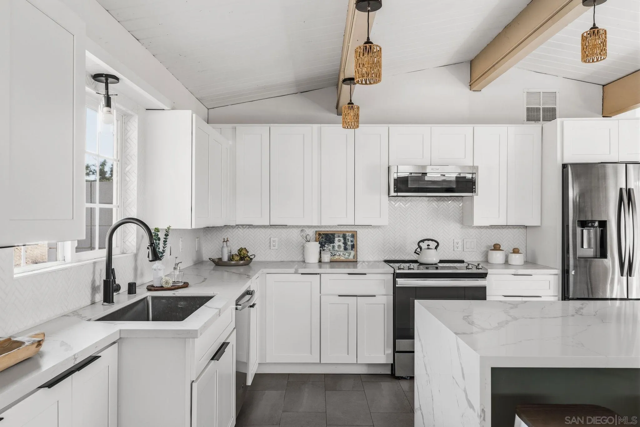 https://cdn.realtyfeed.com/cdn/127/260013851/80e7b0b282953aac756adcb45f105ebc.webp