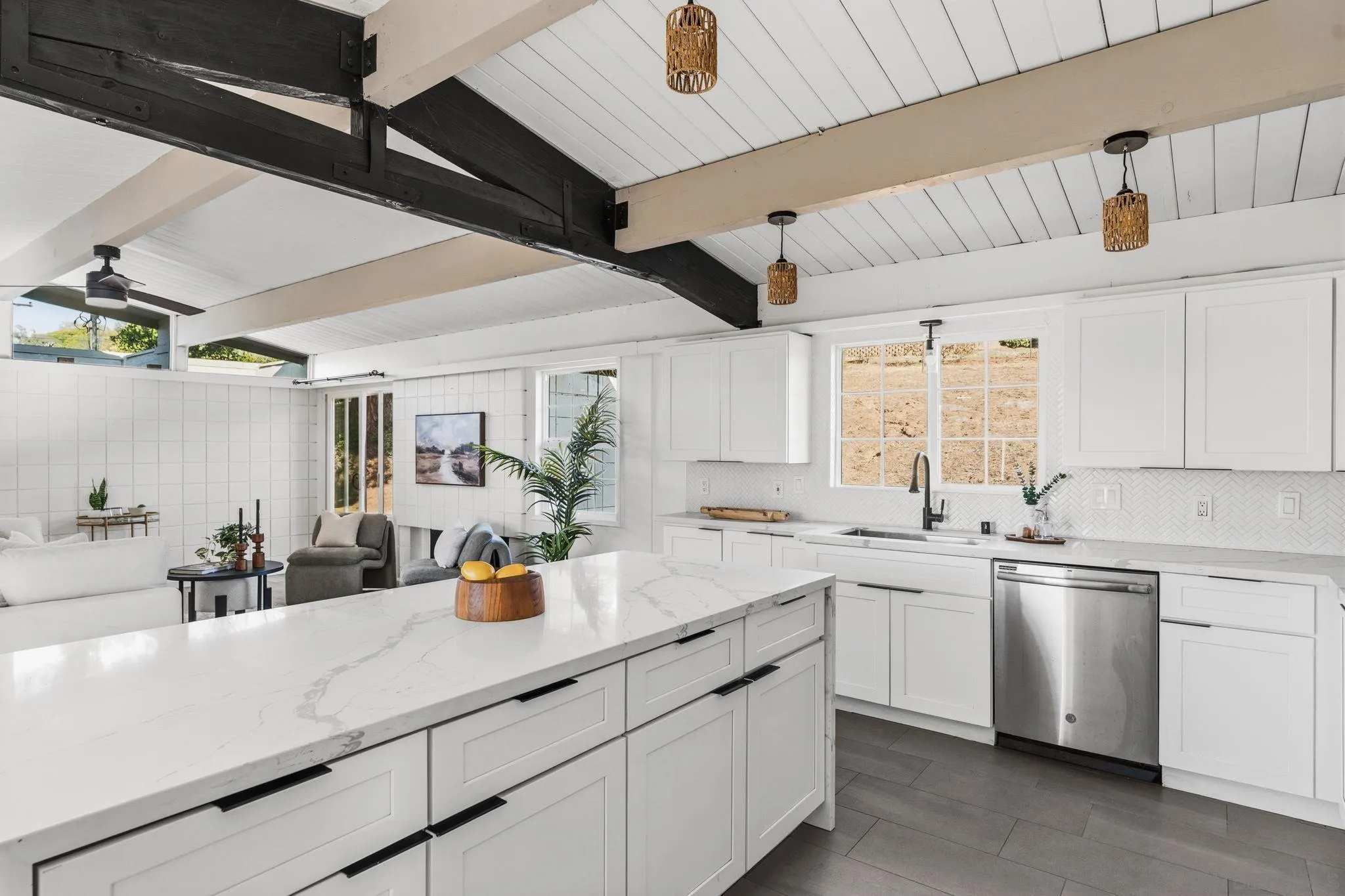 https://cdn.realtyfeed.com/cdn/127/260013851/8b17f2f531f19eeb6e47511c2cb9a63c.webp