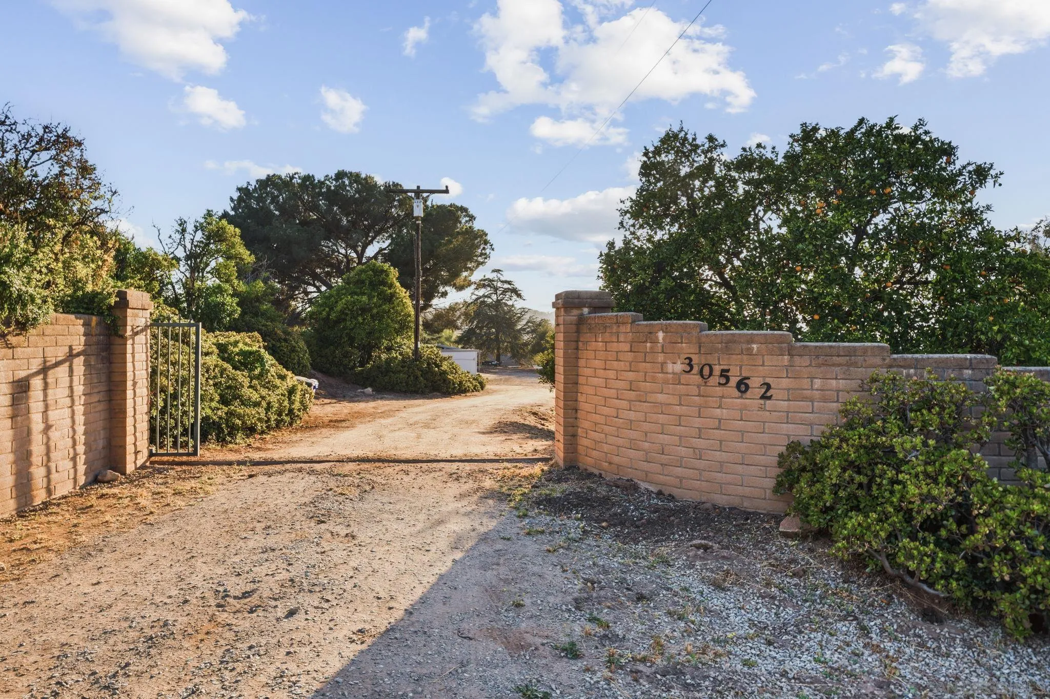 https://cdn.realtyfeed.com/cdn/127/260013851/a9b59a9fc086f779775e95c9280d73b5.webp