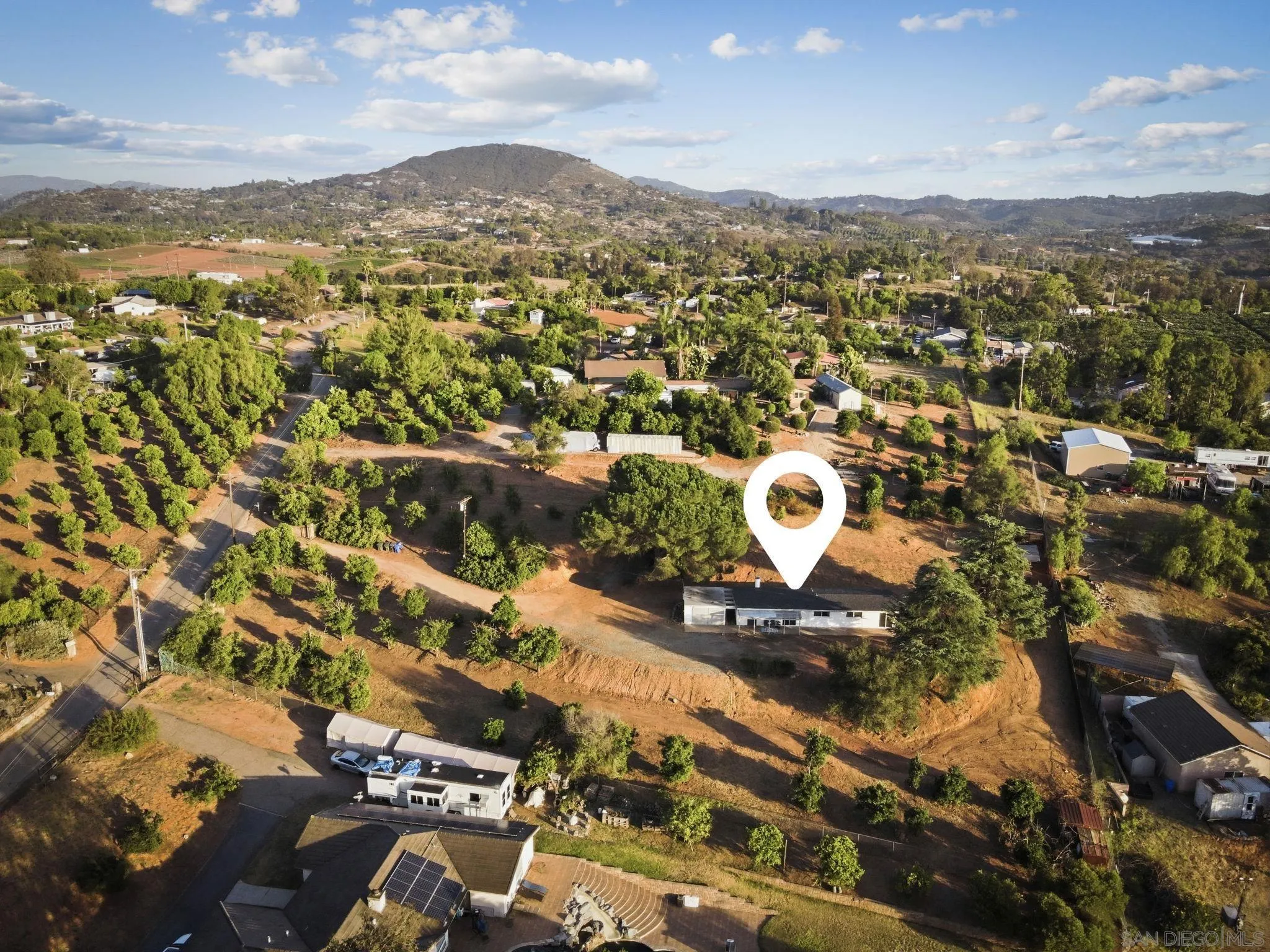 https://cdn.realtyfeed.com/cdn/127/260013851/c8b6b2ec5d9d30aee66c28d73daa1e5f.webp